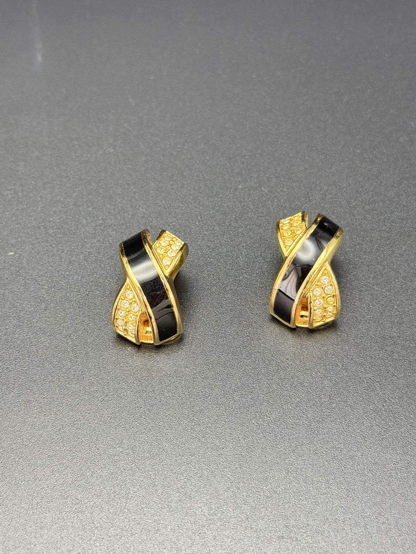 CHRISTIAN DIOR Vintage Earring