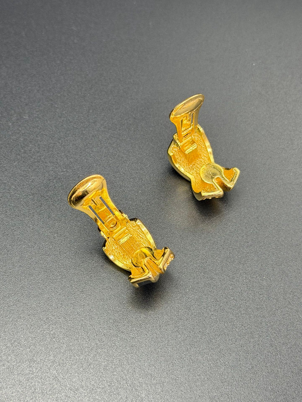 CHRISTIAN DIOR Vintage Earring