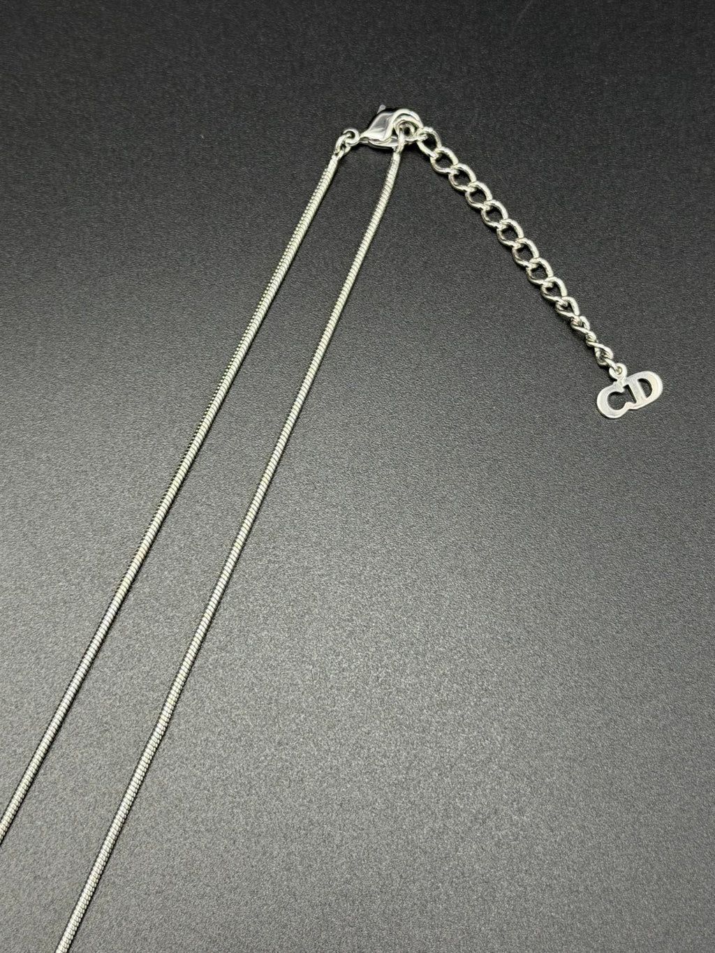CHRISTIAN DIOR LOGO Pre-loved necklace