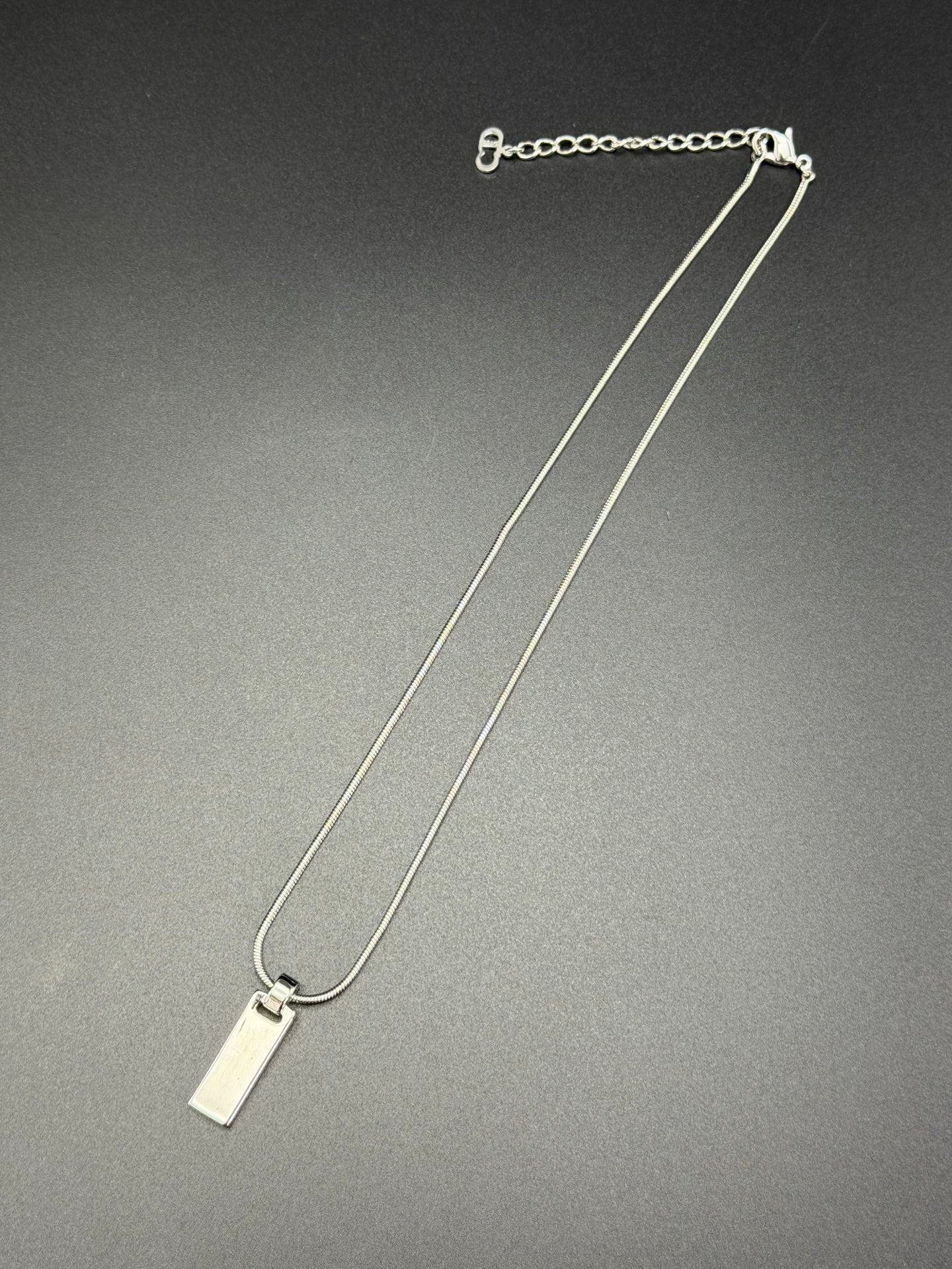 CHRISTIAN DIOR LOGO Pre-loved necklace