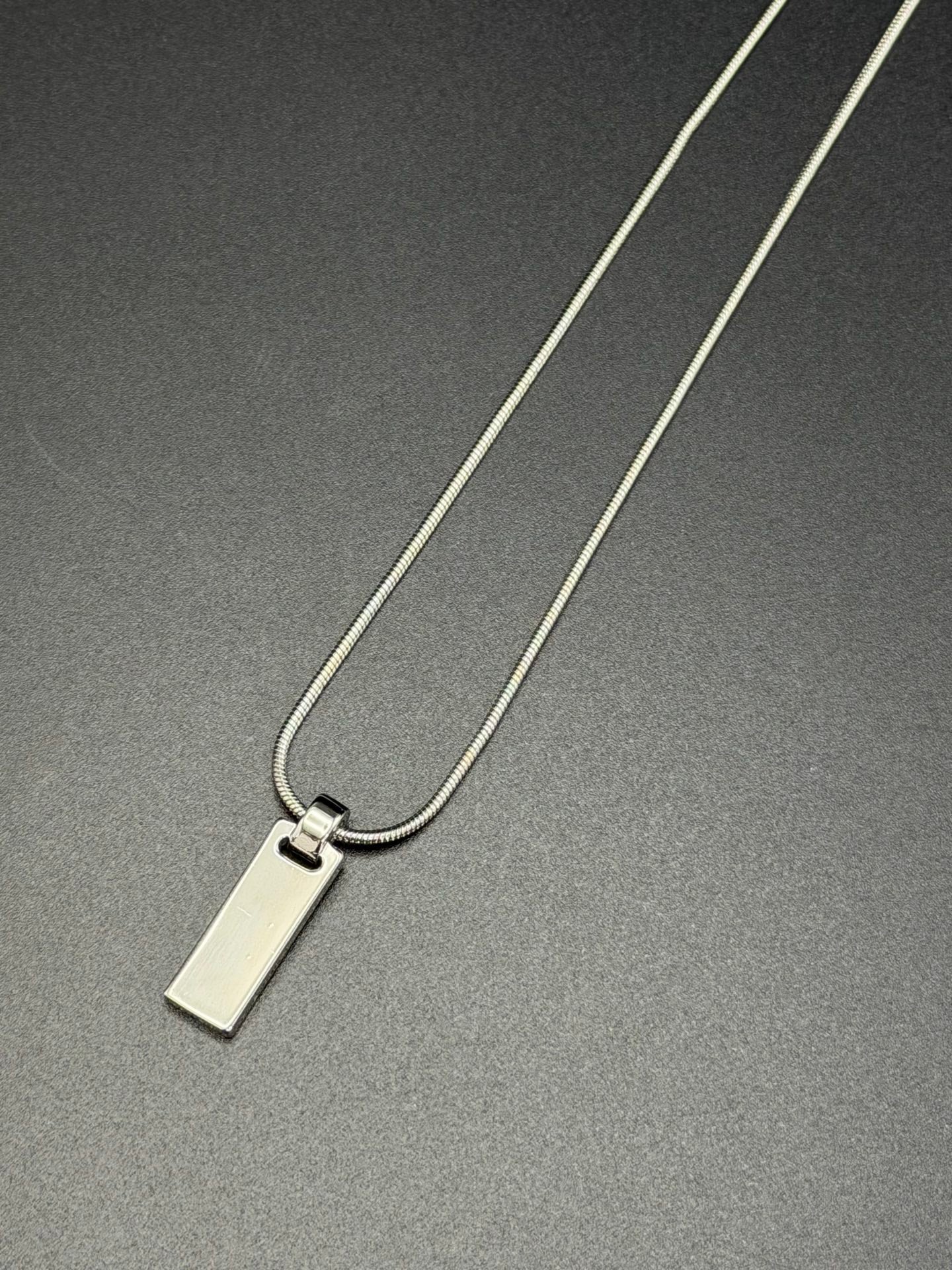 CHRISTIAN DIOR LOGO Pre-loved necklace