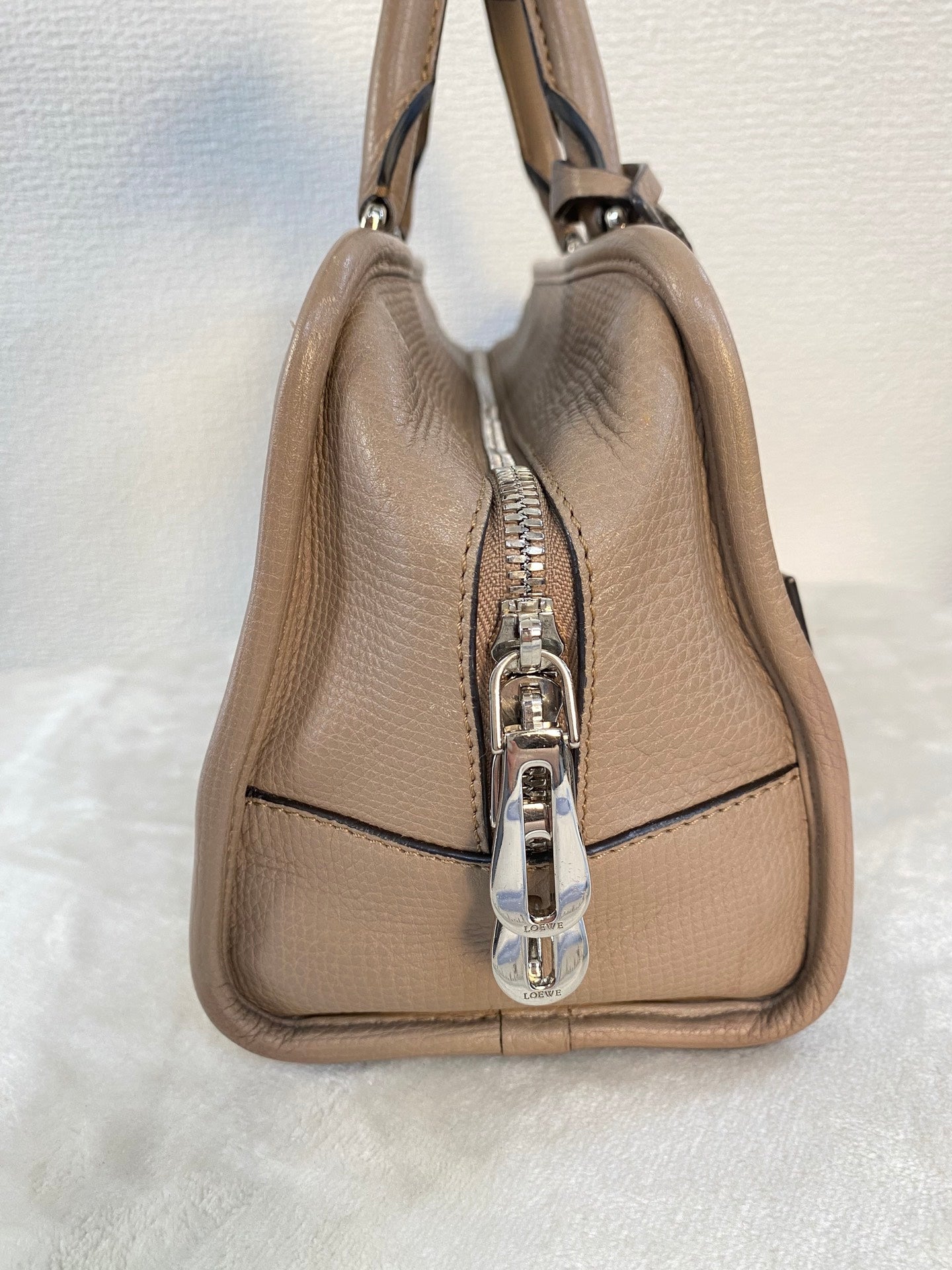 LOEWE Amazona Genuine Handbag