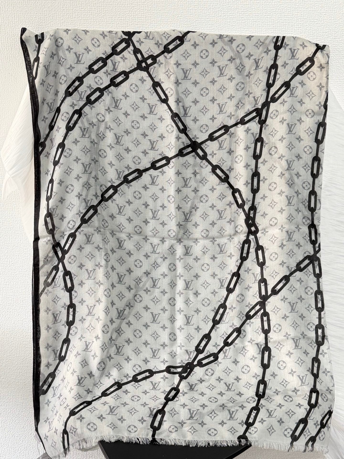 LOUIS VUITTON Cashmere Scarf