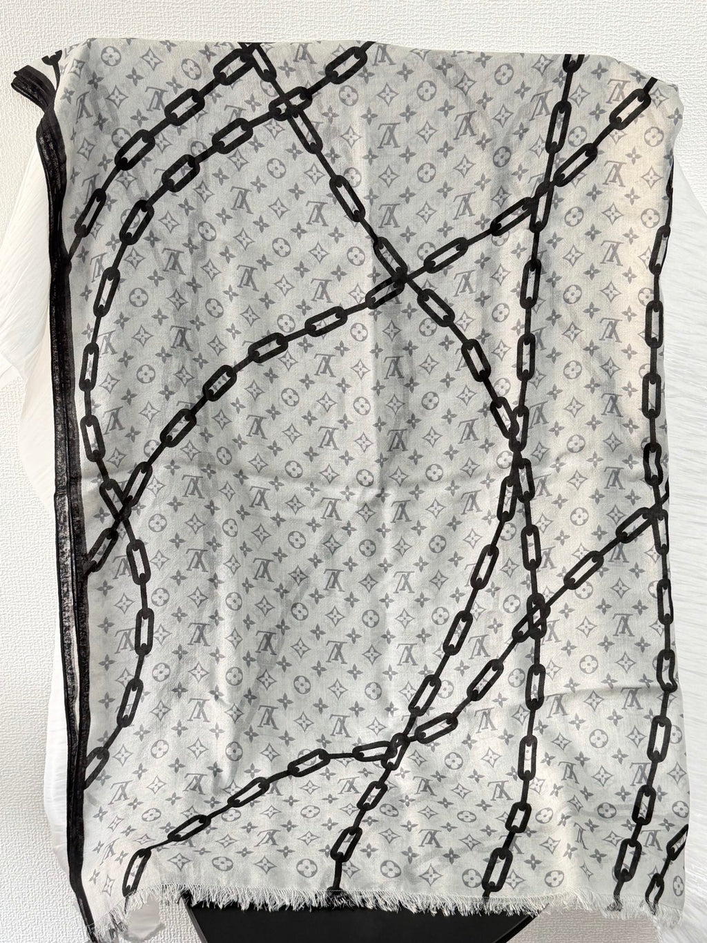 LOUIS VUITTON Cashmere Scarf