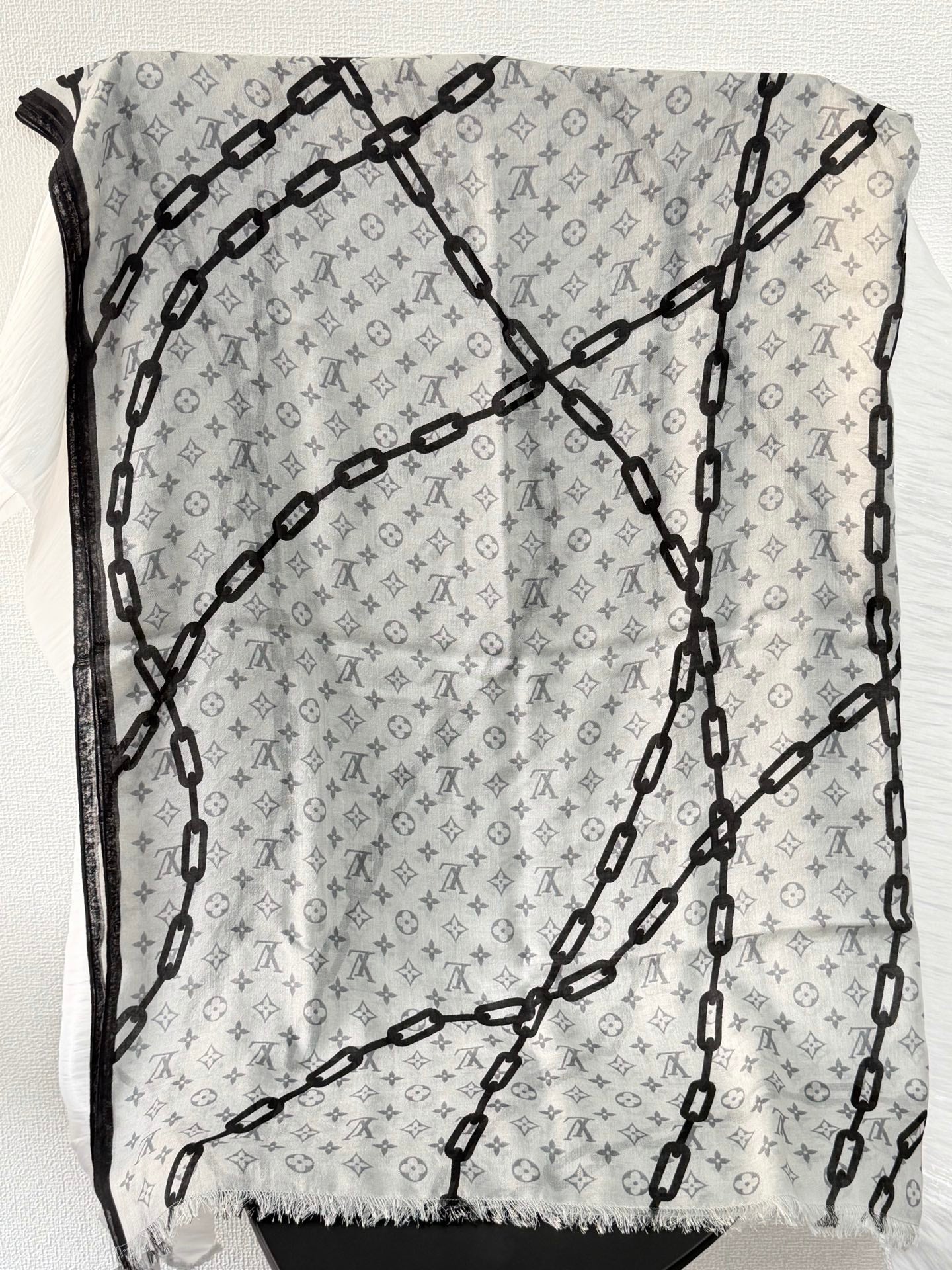 LOUIS VUITTON Cashmere Scarf