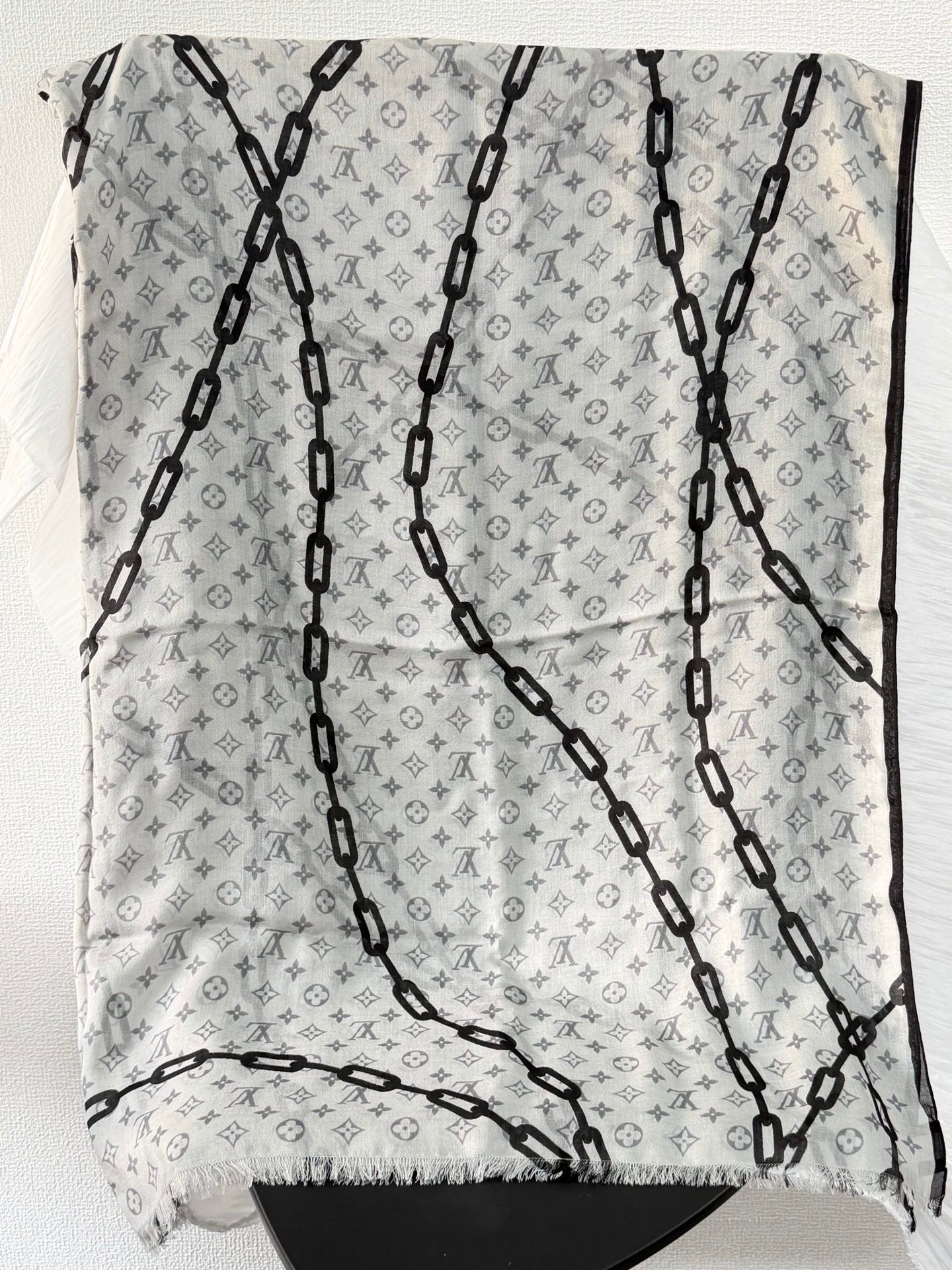 LOUIS VUITTON Cashmere Scarf