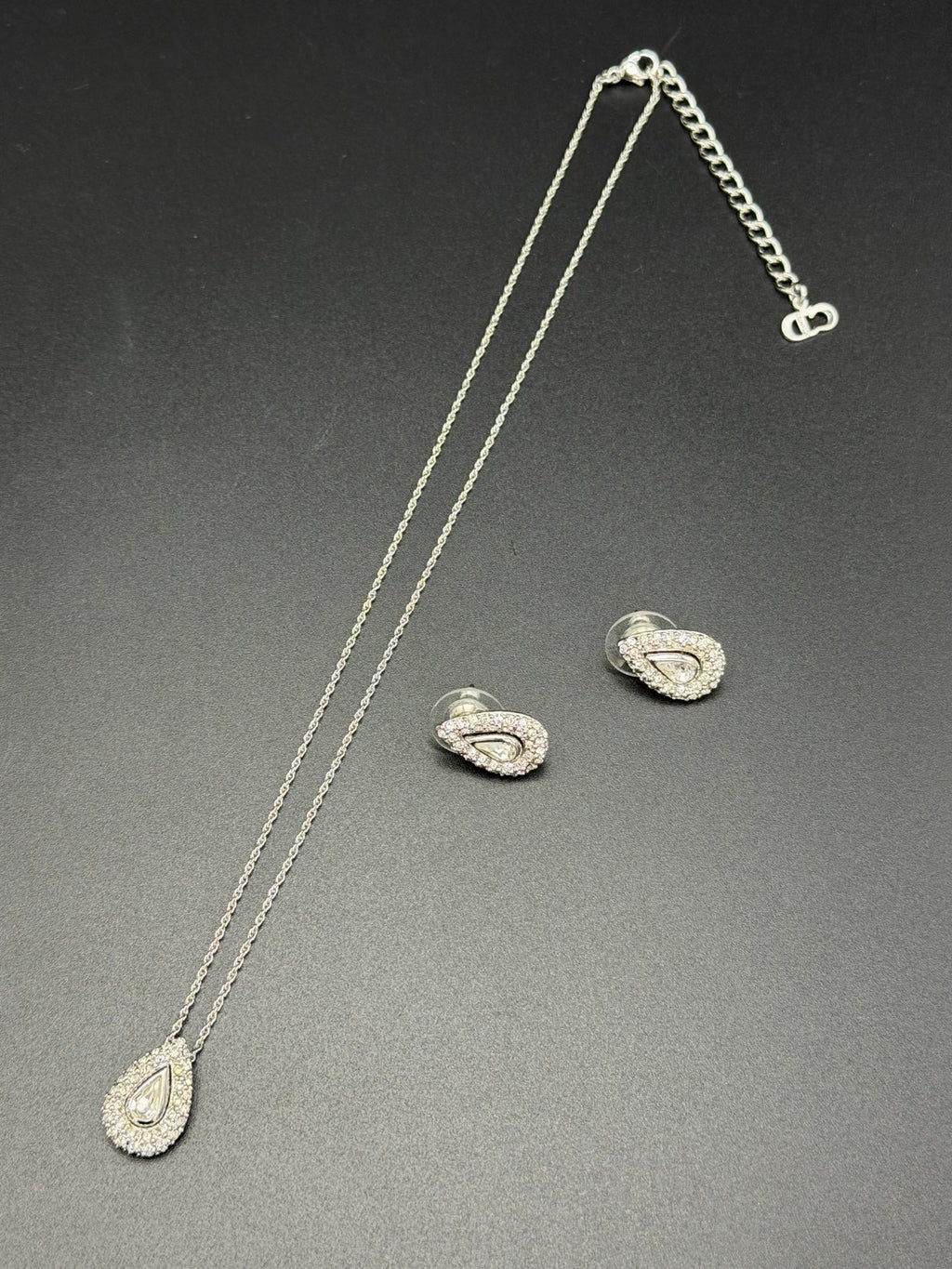 CHRISTIAN DIOR Raindrop Necklace & Earring Set