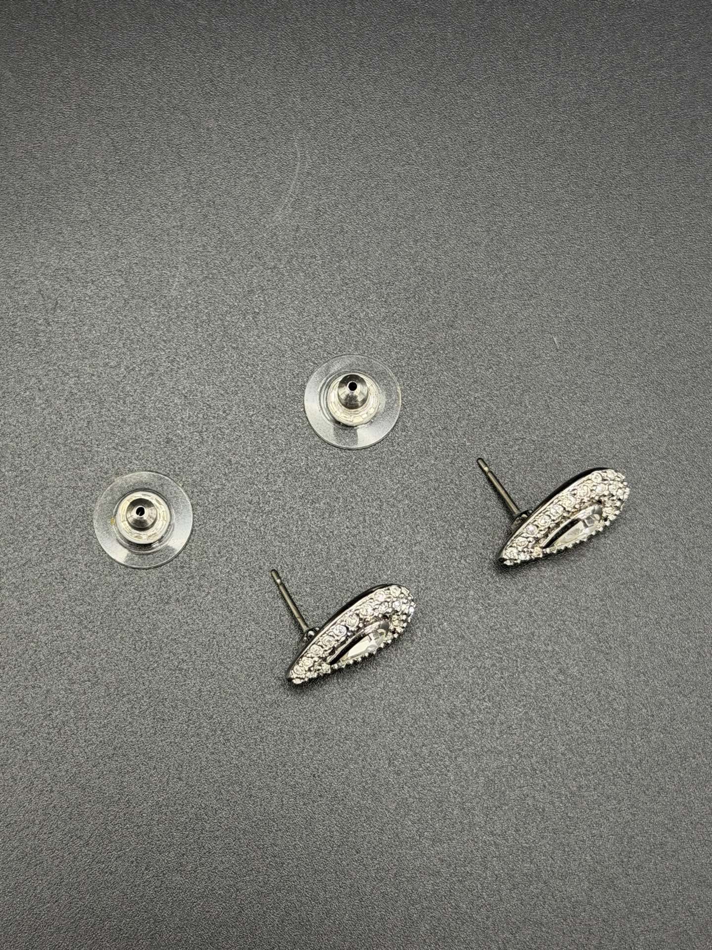 CHRISTIAN DIOR Raindrop Necklace & Earring Set