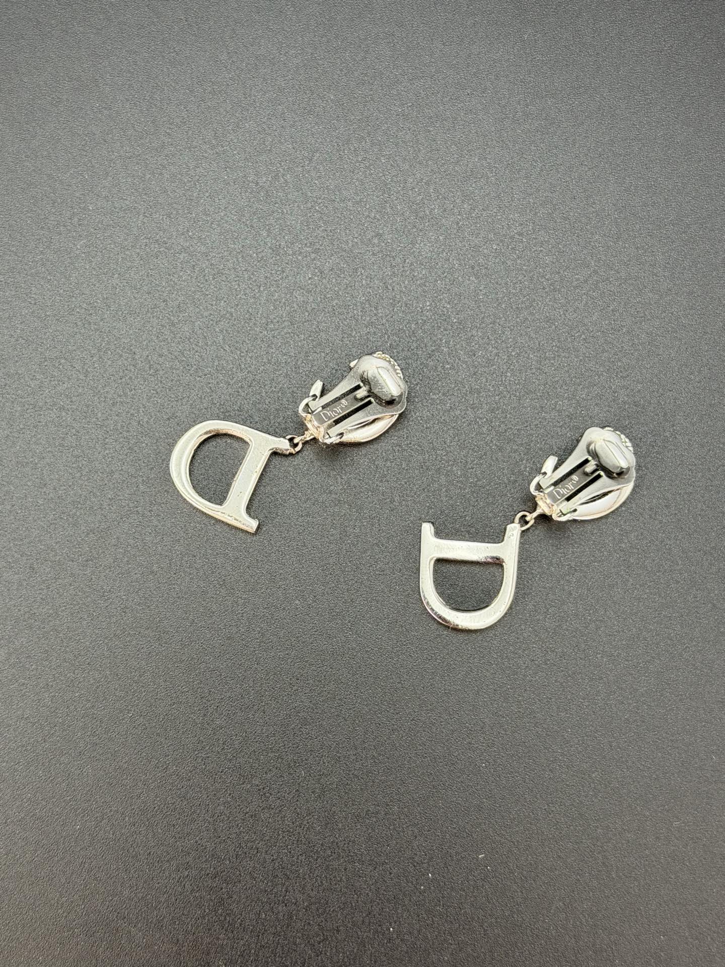 CHRISTIAN DIOR CD Logo Clip-on Earring