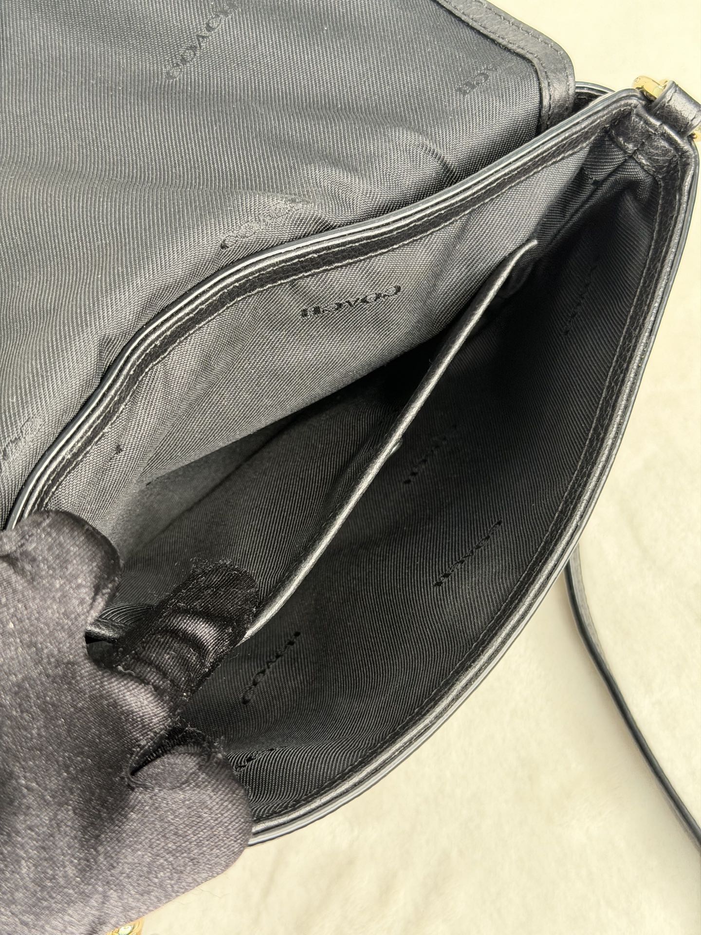 COACH Cavier Genuine Shoulder bag