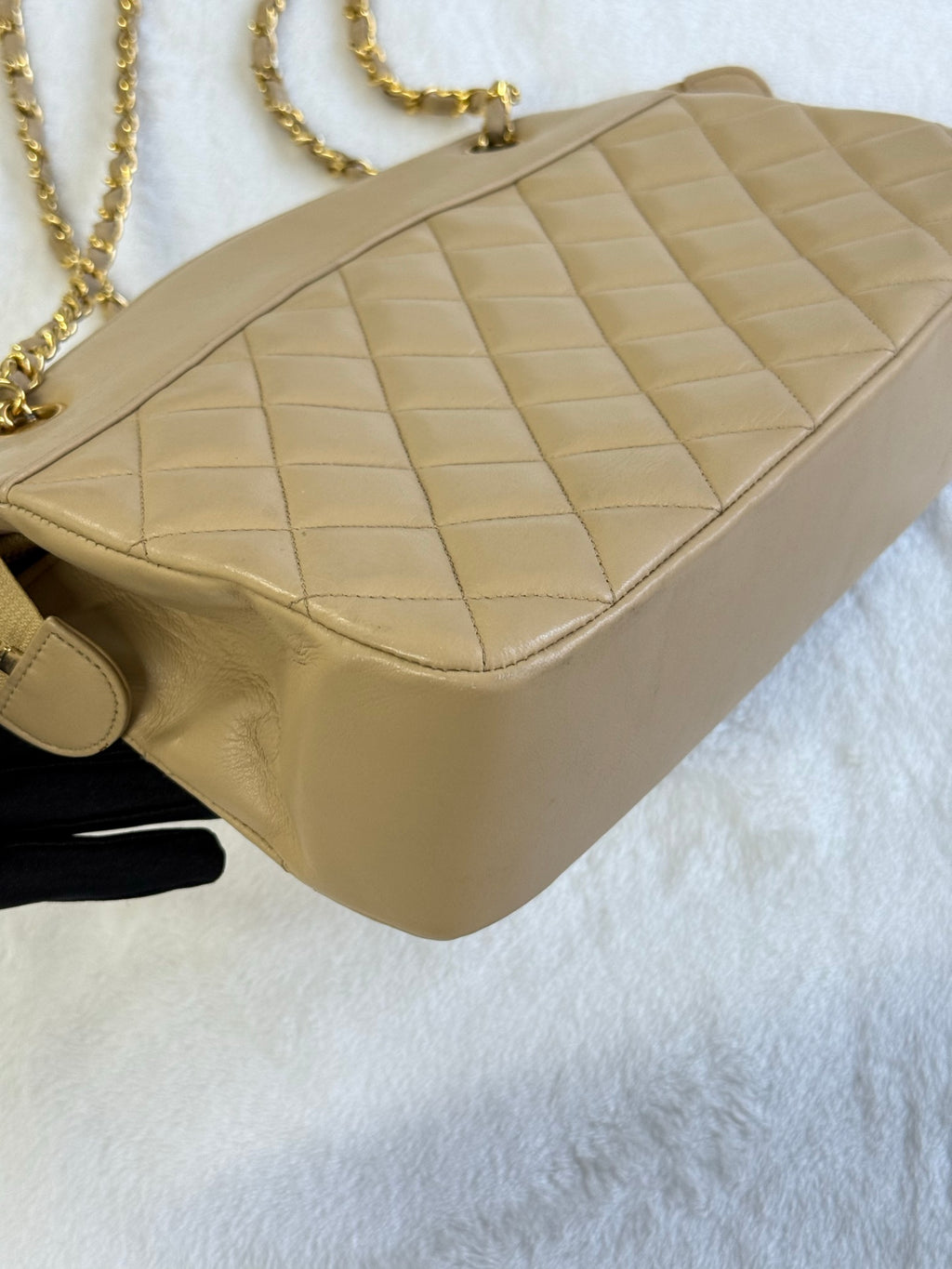 CHANE Stitches Lambskin Chainbag