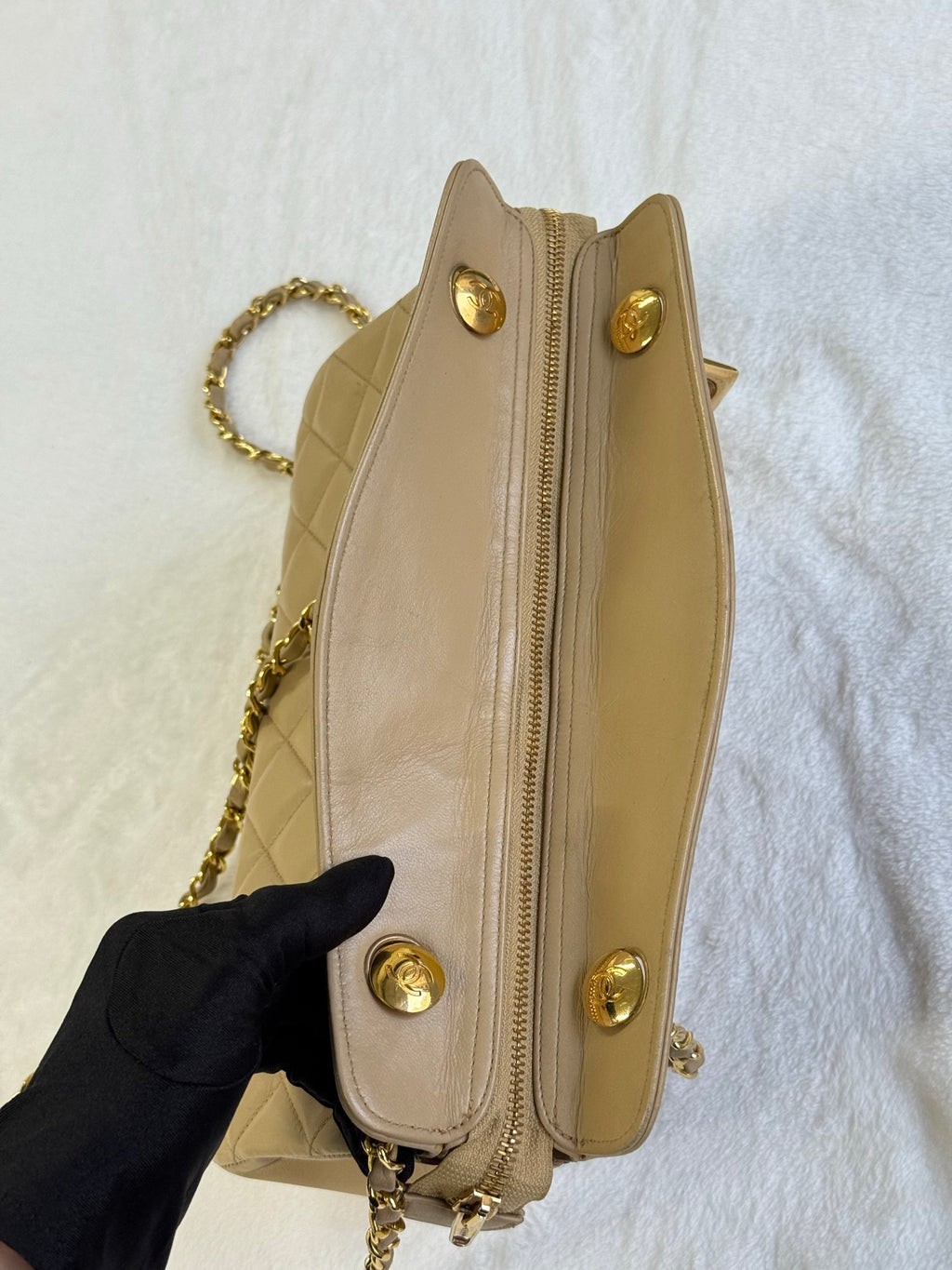 CHANE Stitches Lambskin Chainbag