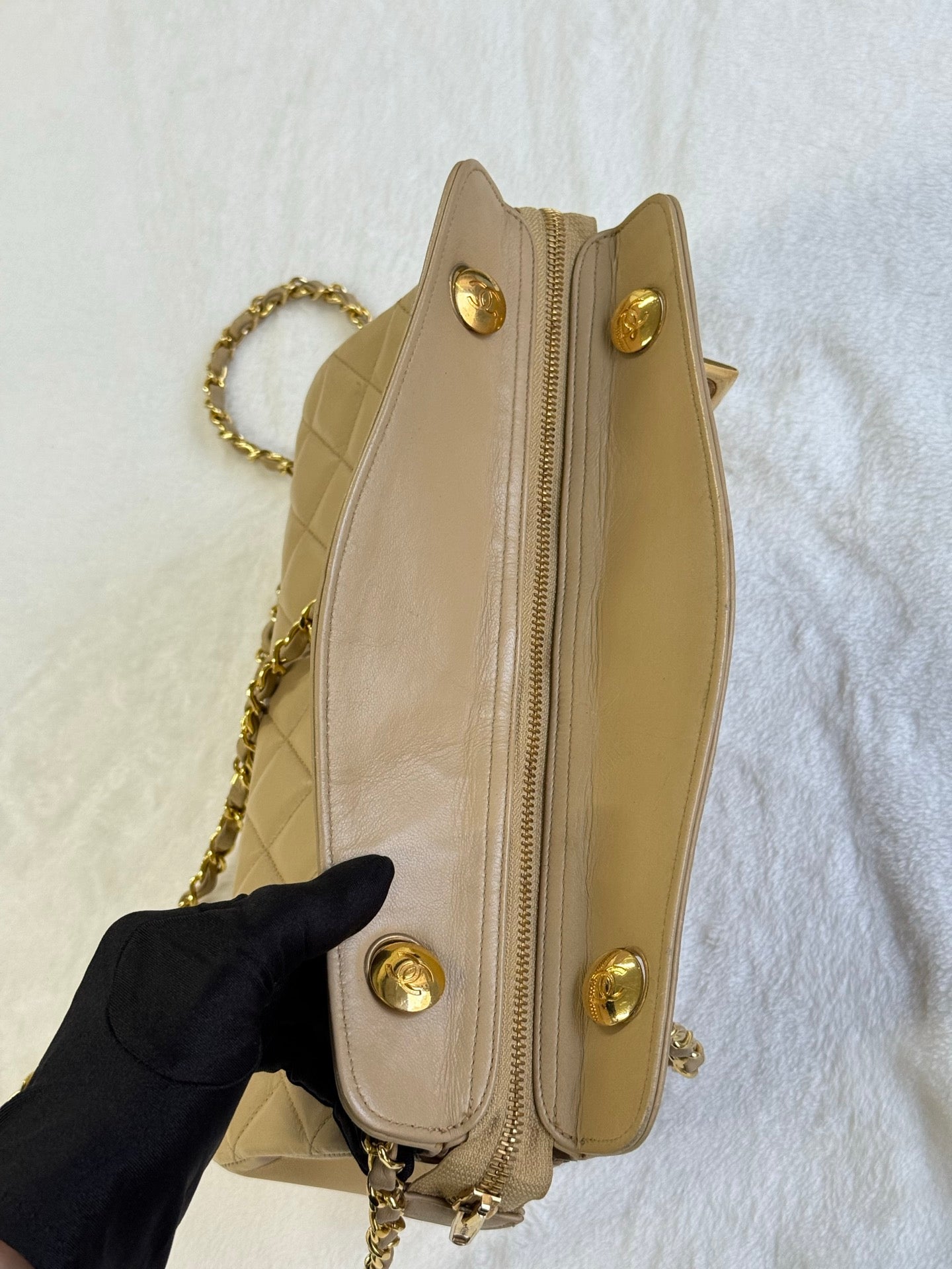 CHANE Stitches Lambskin Chainbag