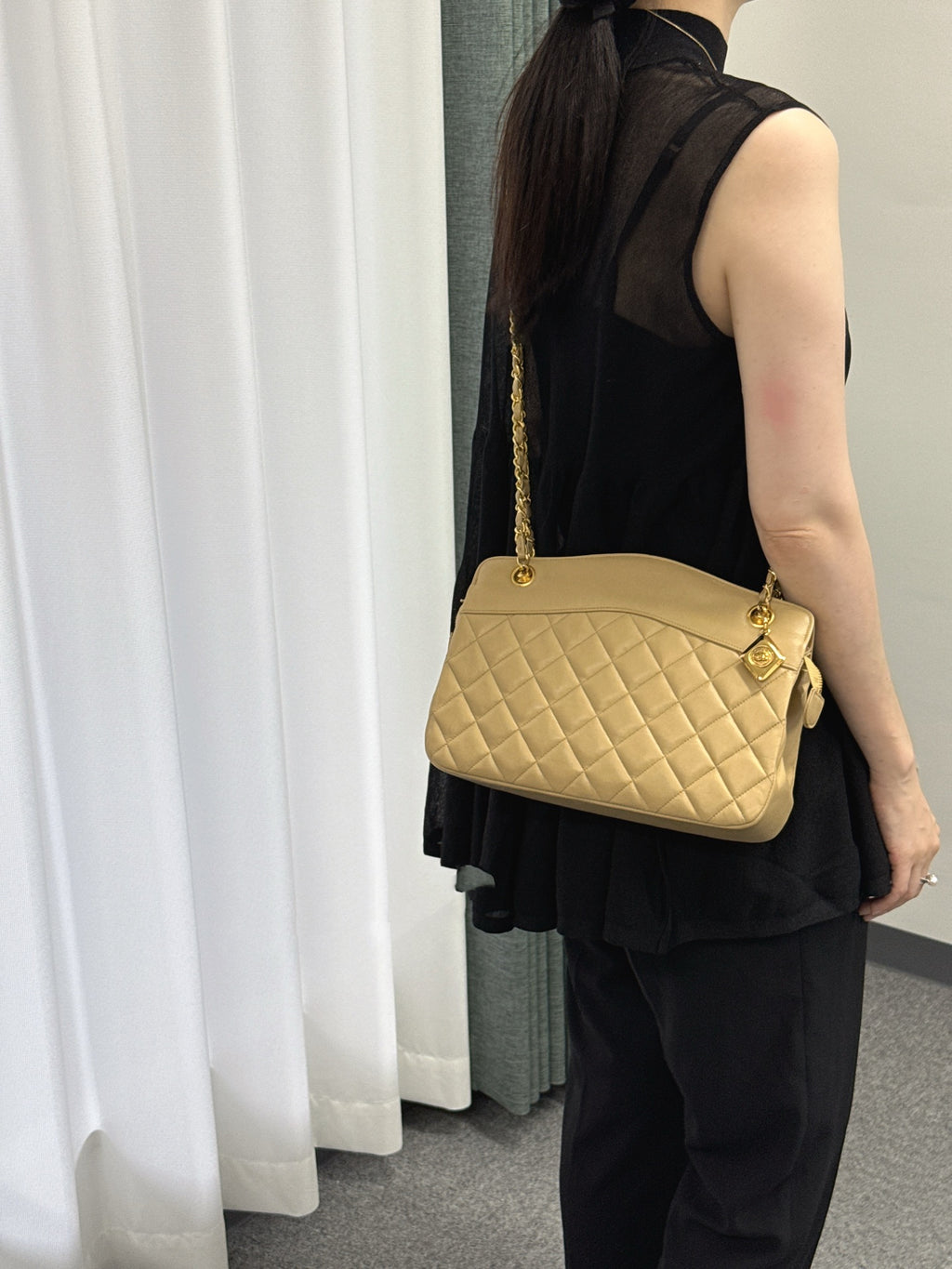 CHANE Stitches Lambskin Chainbag
