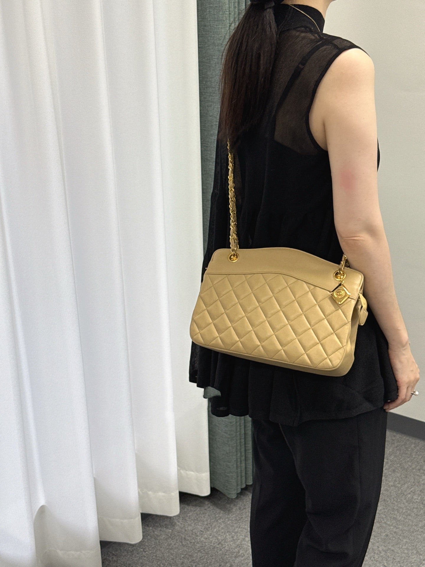CHANE Stitches Lambskin Chainbag