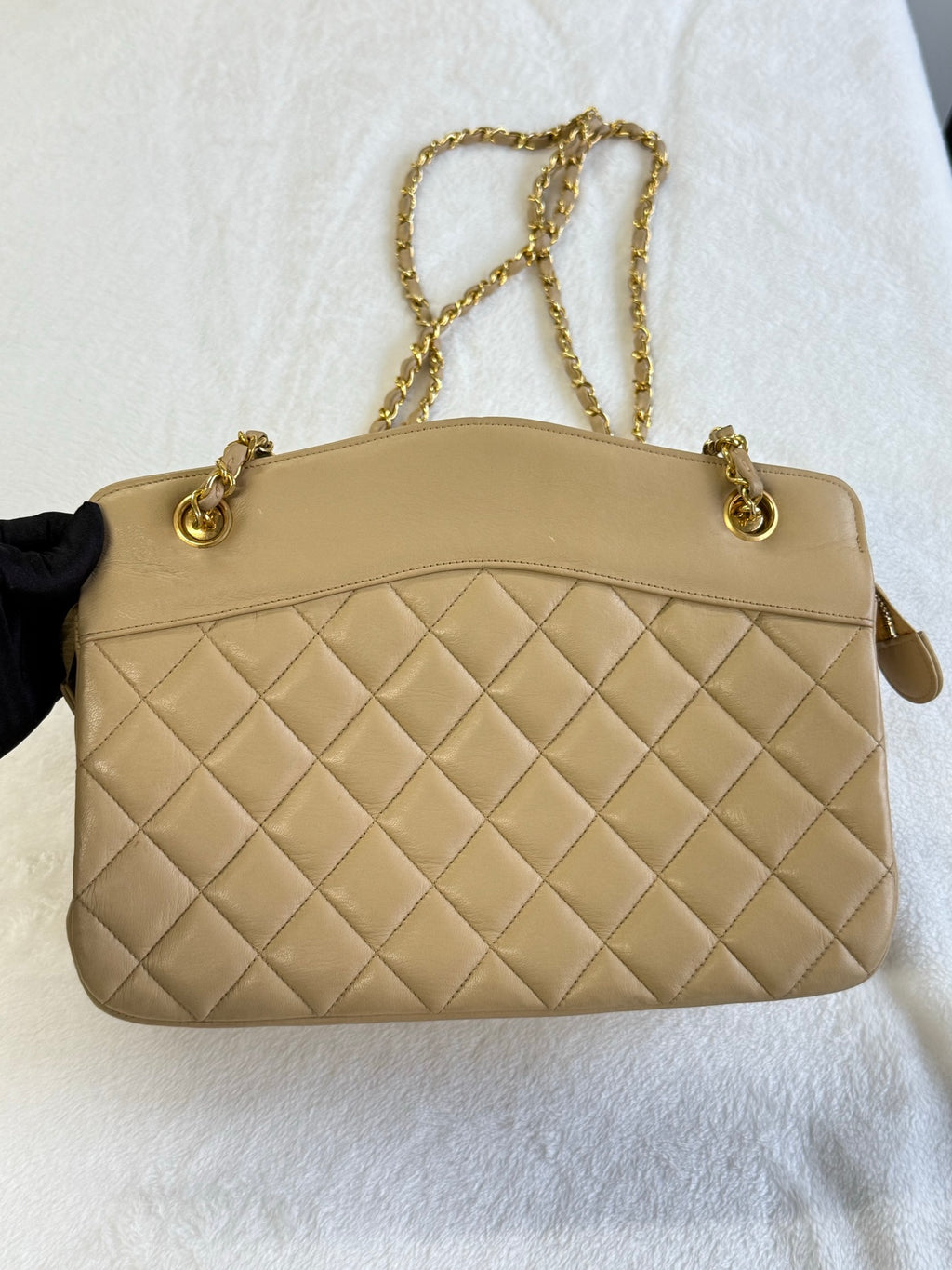 CHANE Stitches Lambskin Chainbag