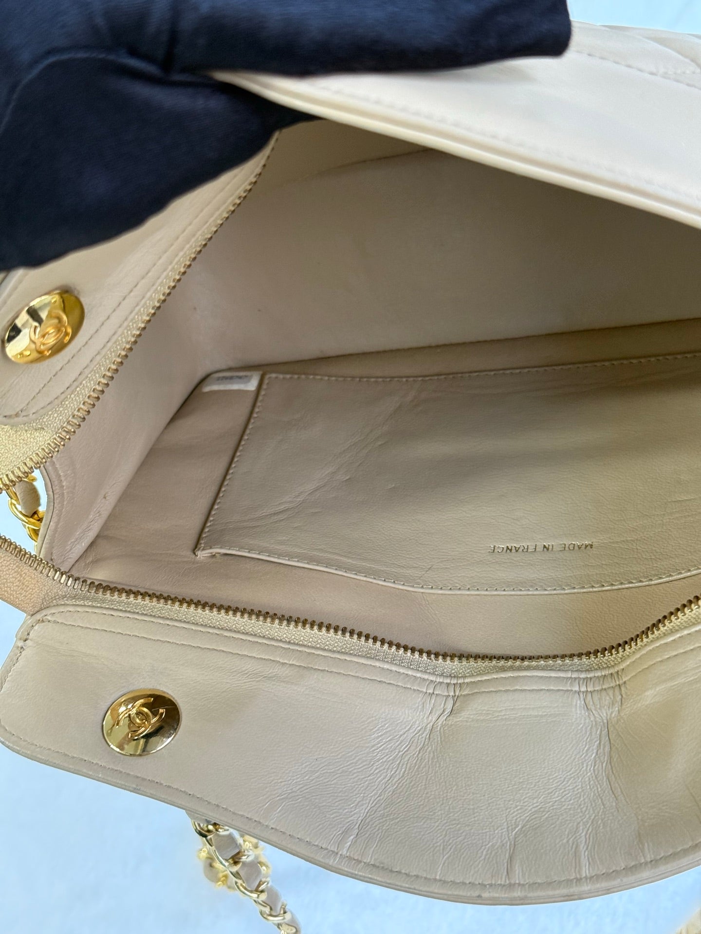 CHANE Stitches Lambskin Chainbag