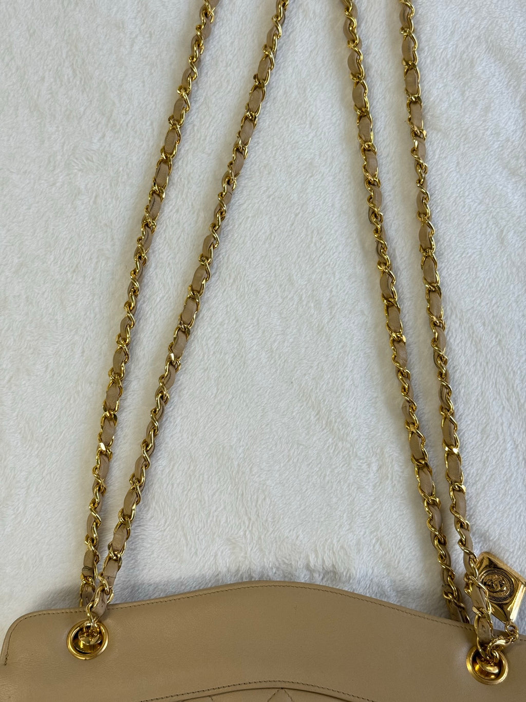 CHANE Stitches Lambskin Chainbag