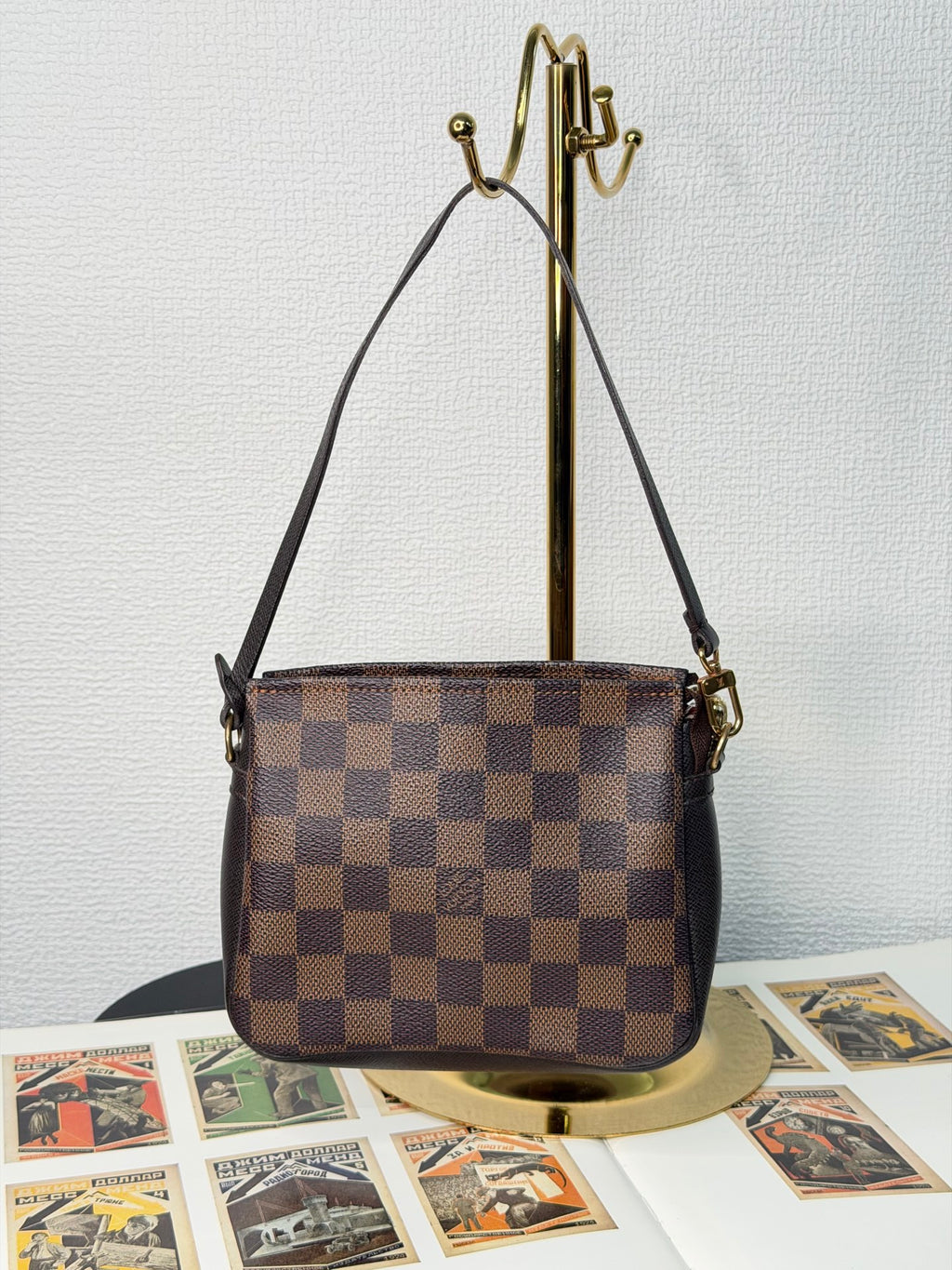 LOUIS VUITTON Damier Handbag