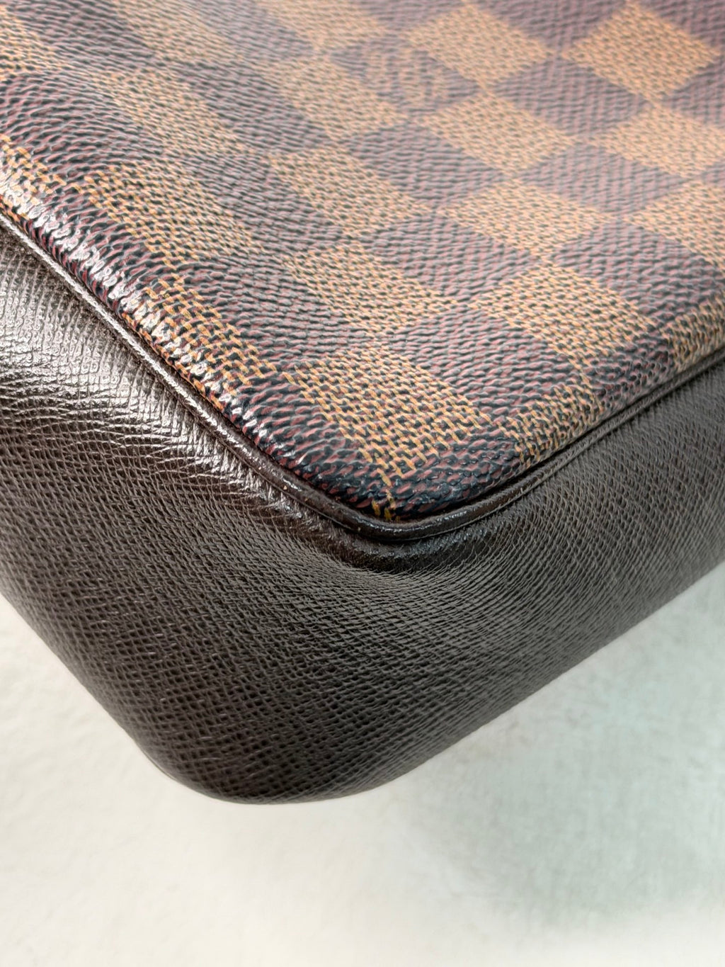 LOUIS VUITTON Damier Handbag