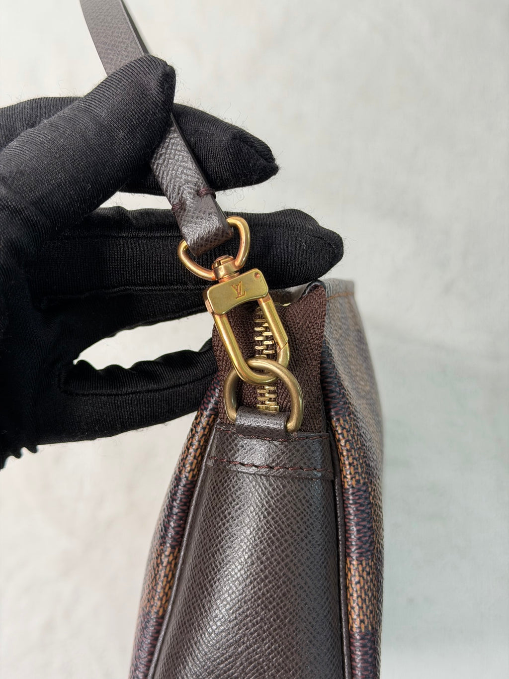 LOUIS VUITTON Damier Handbag