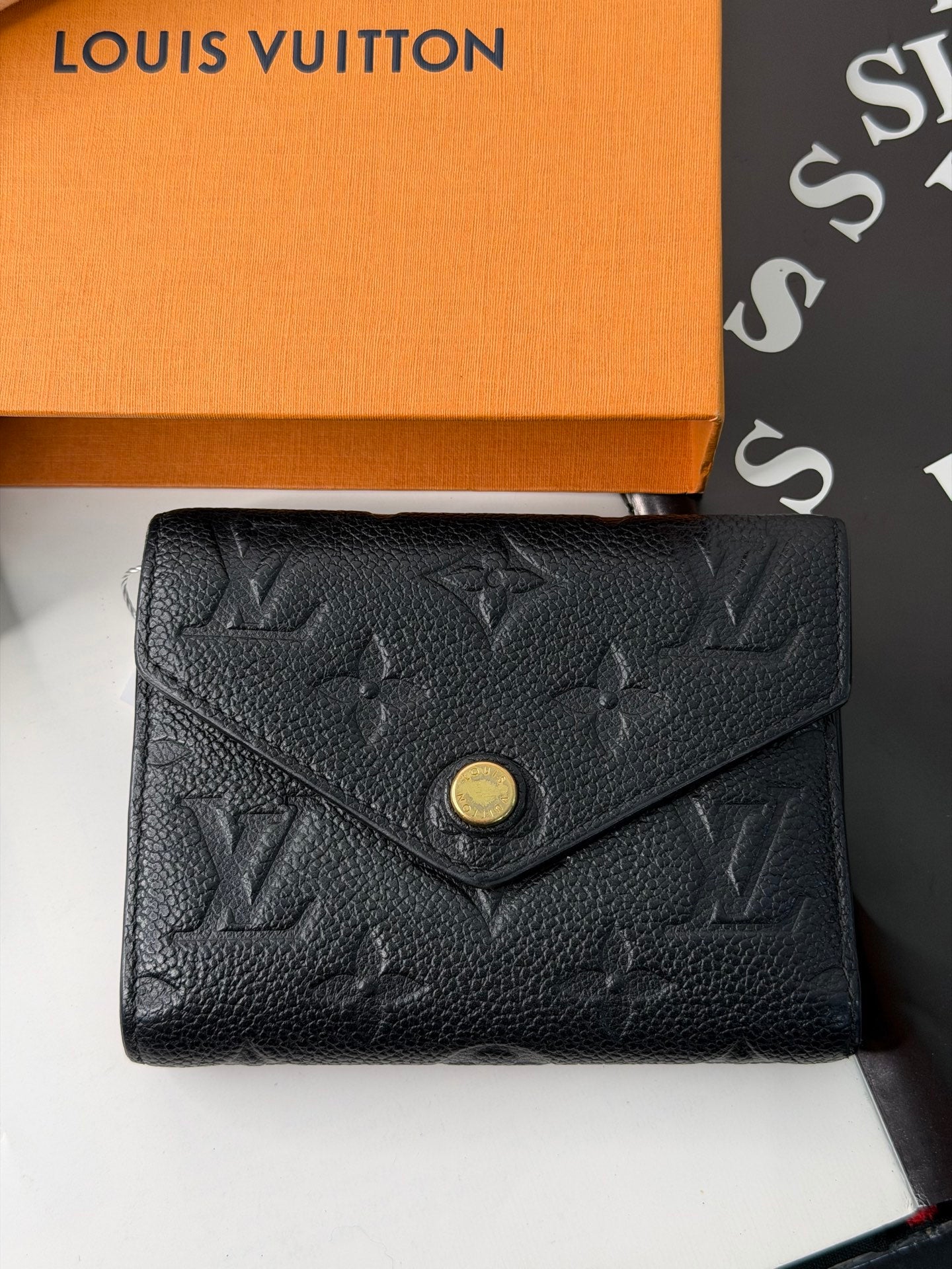 LOUIS VUITTON Monogram  Victorine Trifold Wallet