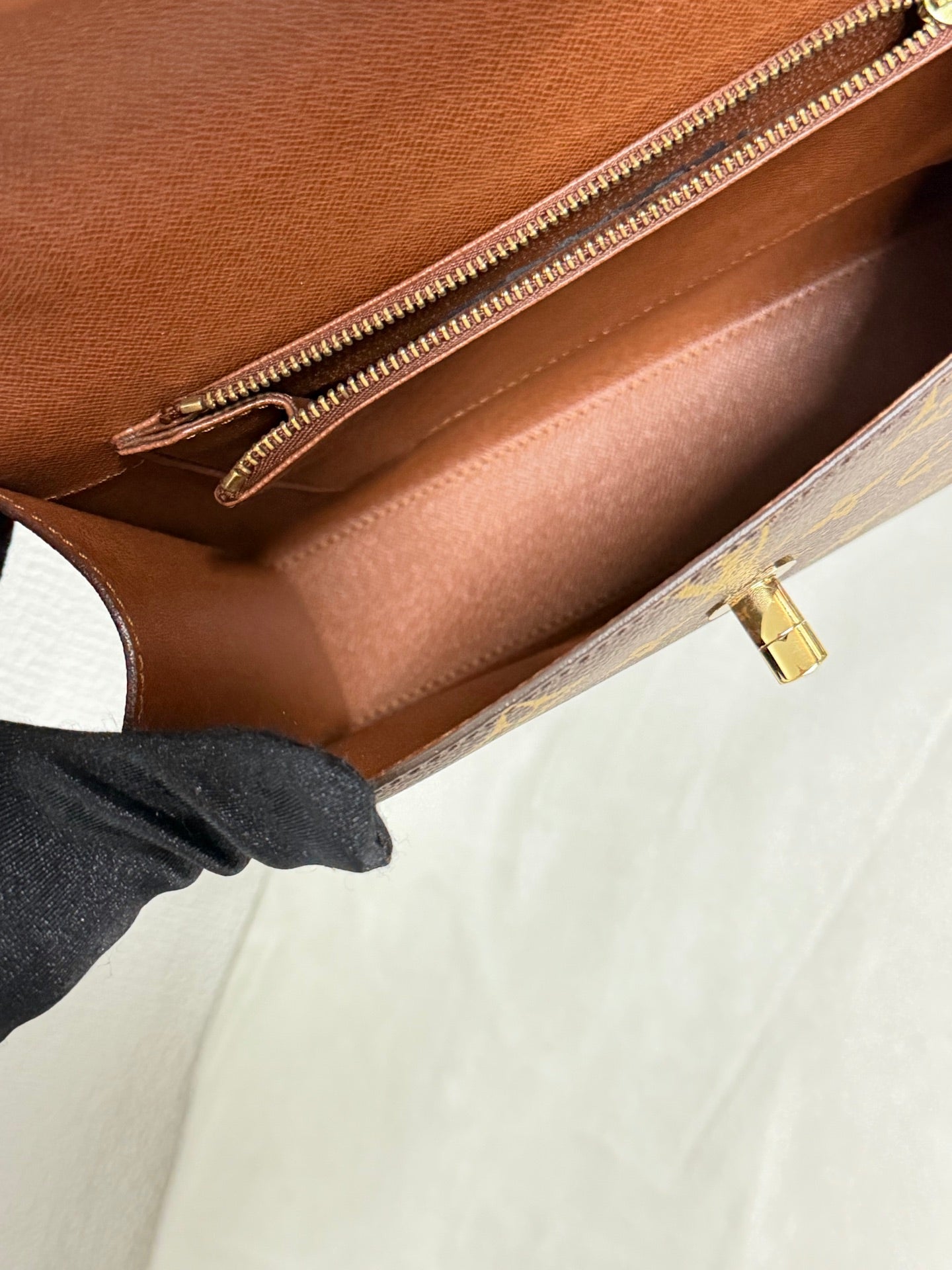 LOUIS VUITTON Monogram Kellybag