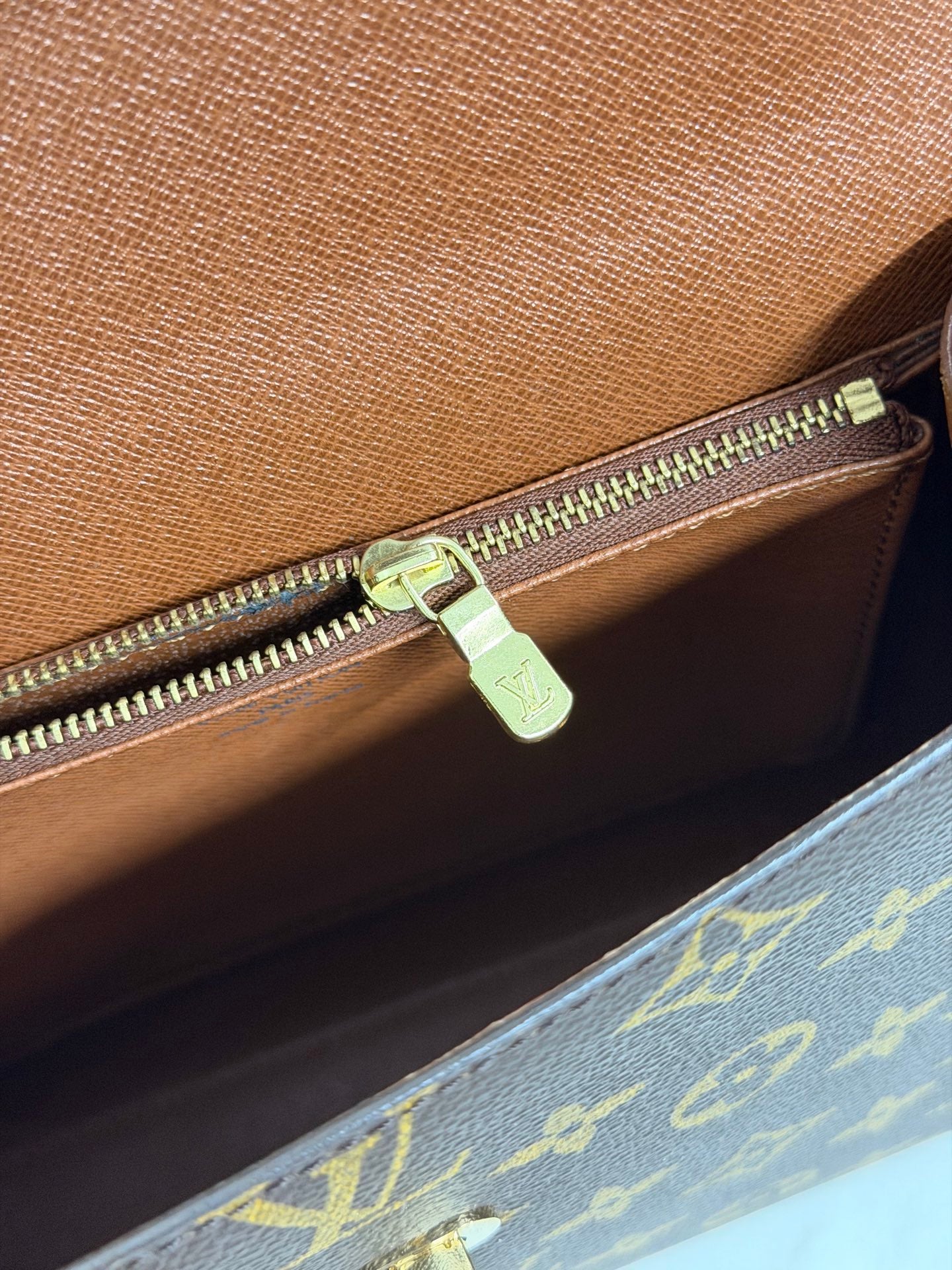 LOUIS VUITTON Monogram Kellybag