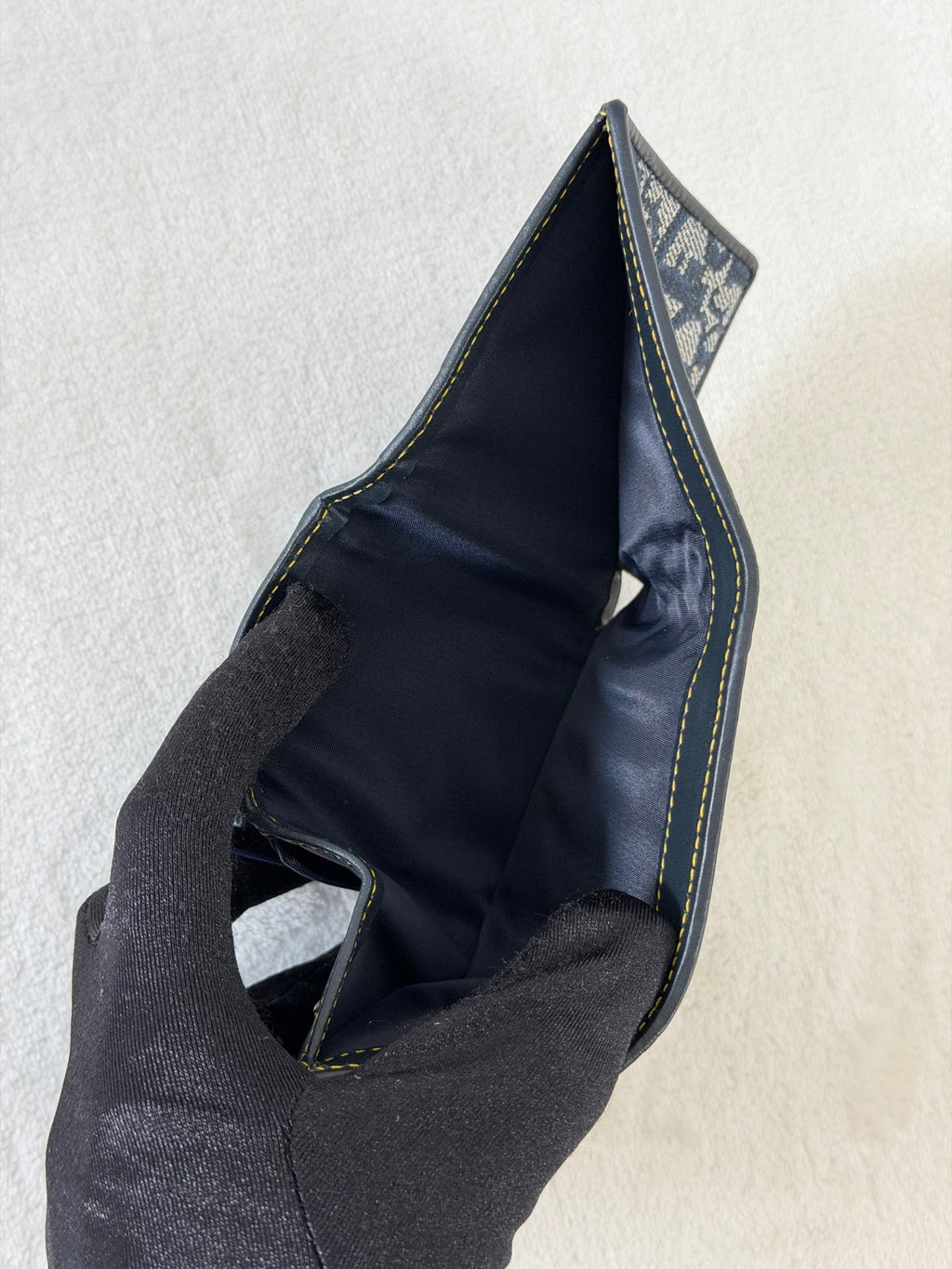 CHRISTIAN DIOR D'Oblique Trifold Wallet