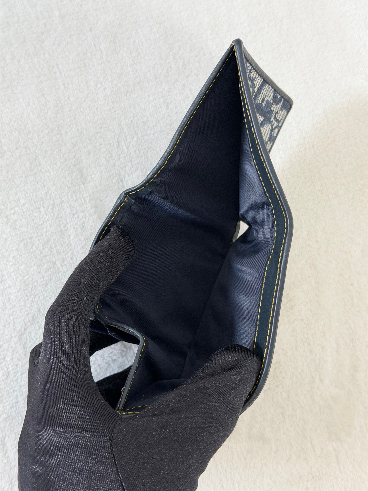 CHRISTIAN DIOR D'Oblique Trifold Wallet