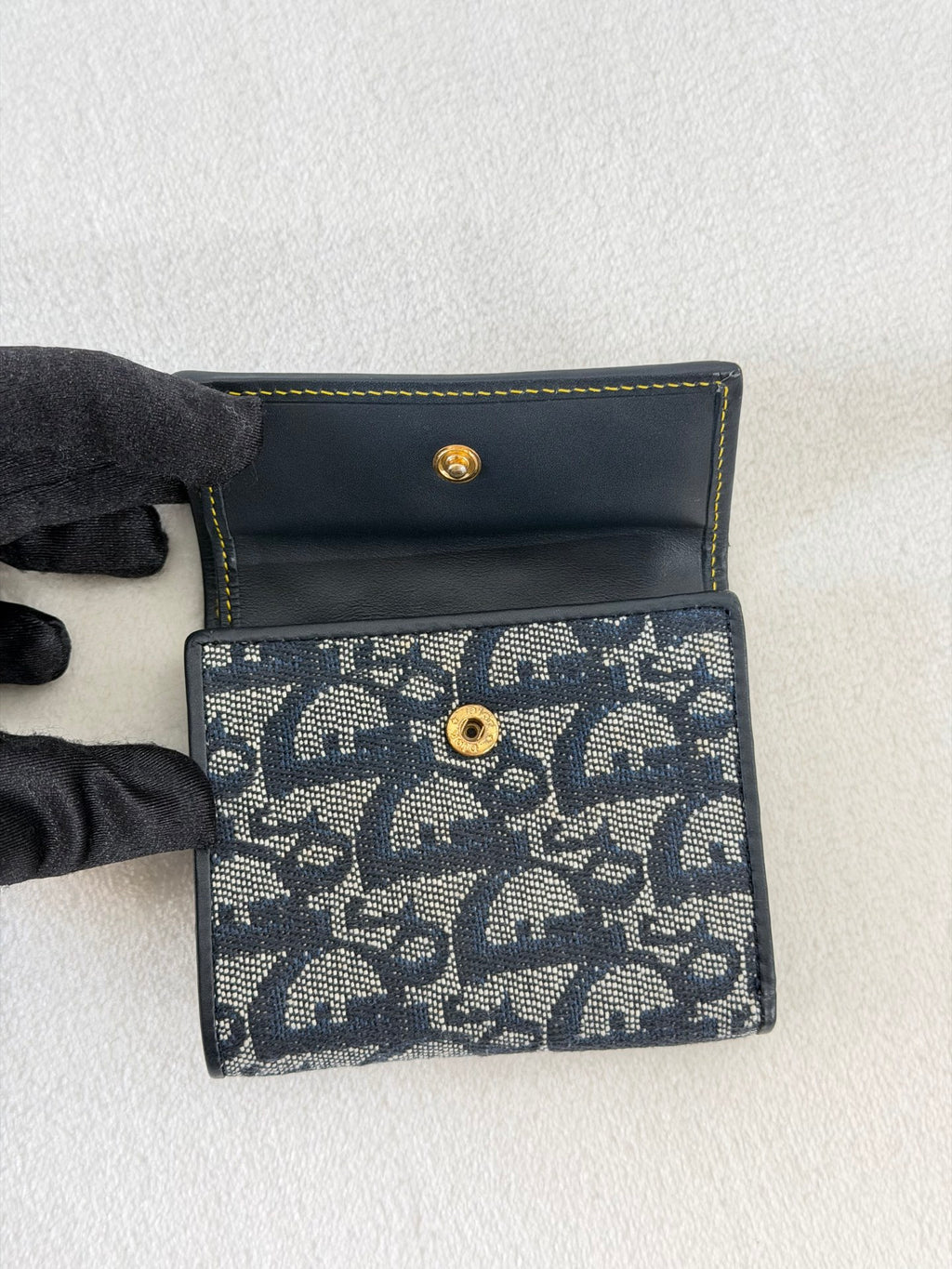 CHRISTIAN DIOR D'Oblique Trifold Wallet