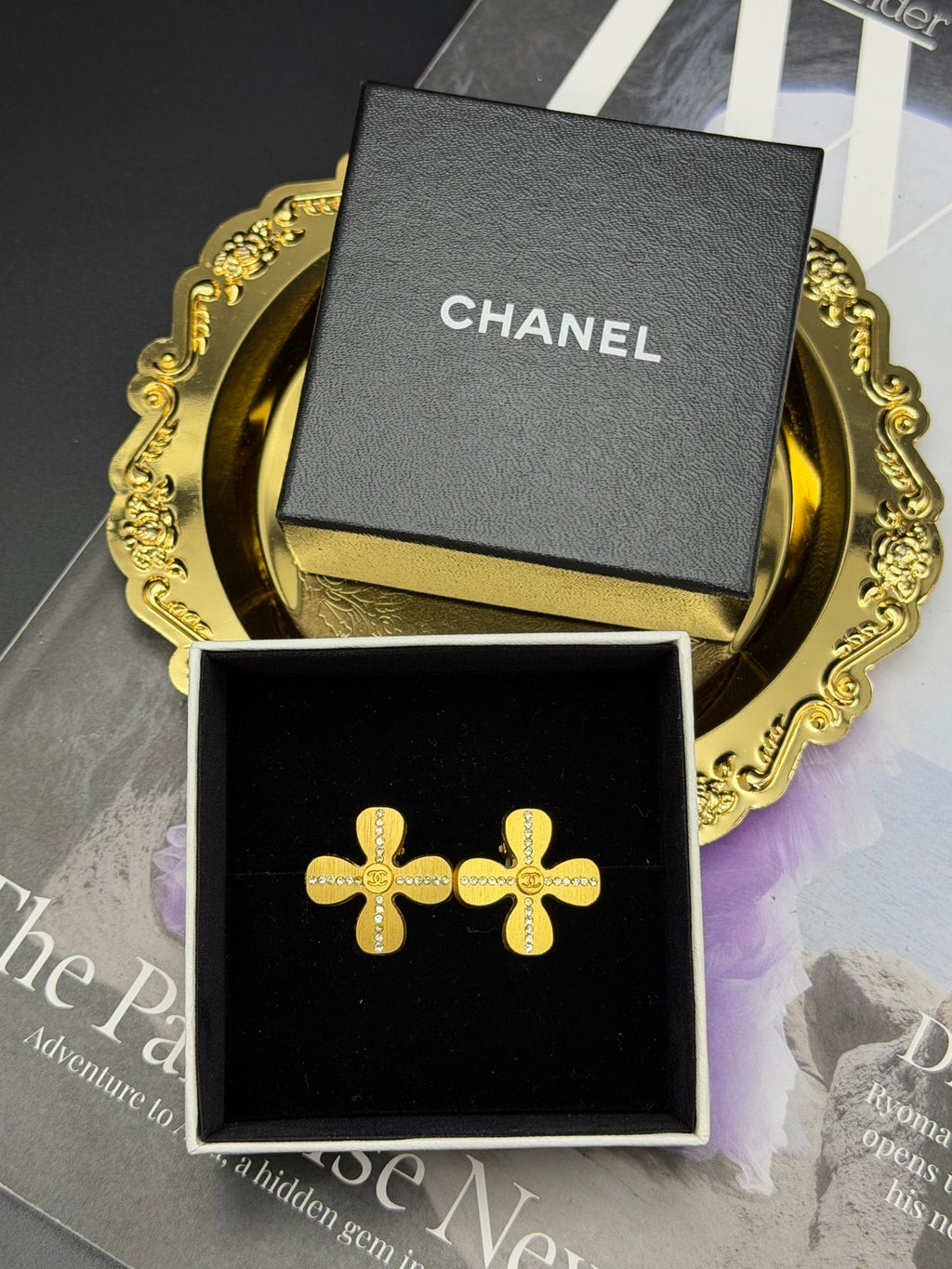 CHANEL Diamond Clover Clip on