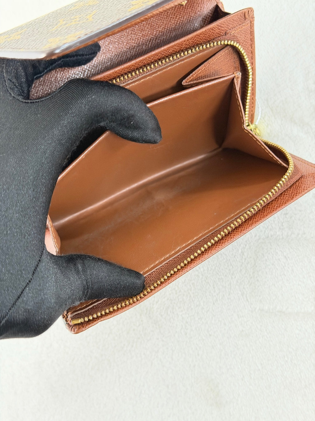 LOUIS VUITTON Monogram Bifold Wallet