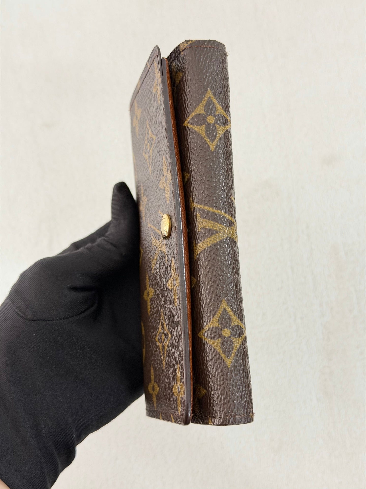 LOUIS VUITTON Monogram Bifold Wallet