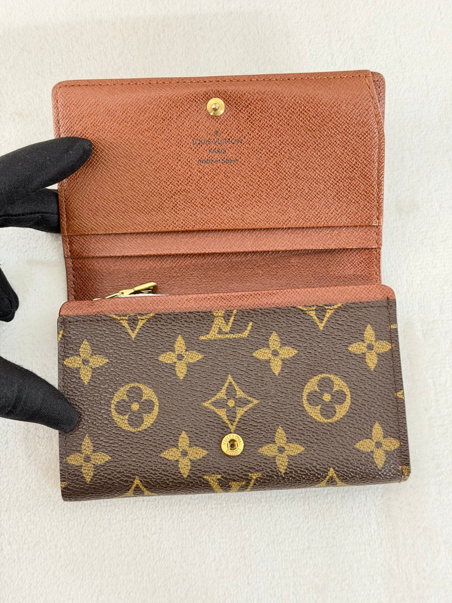 LOUIS VUITTON Monogram Bifold Wallet