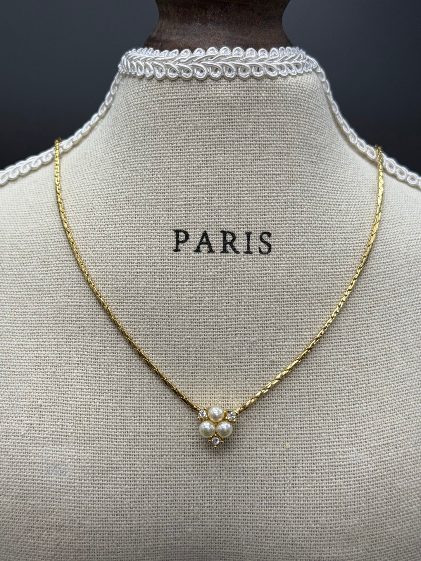 CHRISTIAN DIOR Mini Pearl Set( Necklace & Earrings)