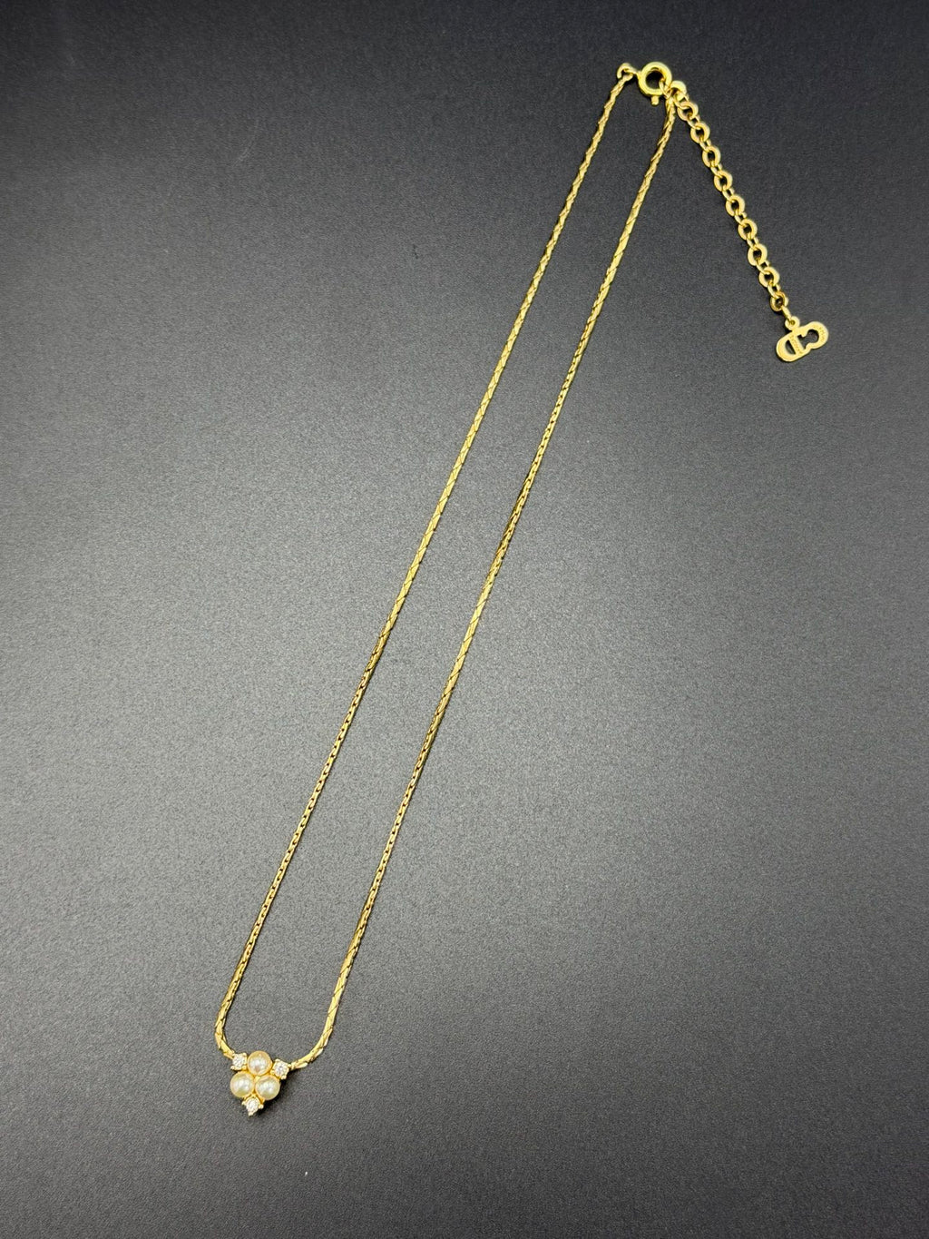 CHRISTIAN DIOR Mini Pearl Set( Necklace & Earrings)