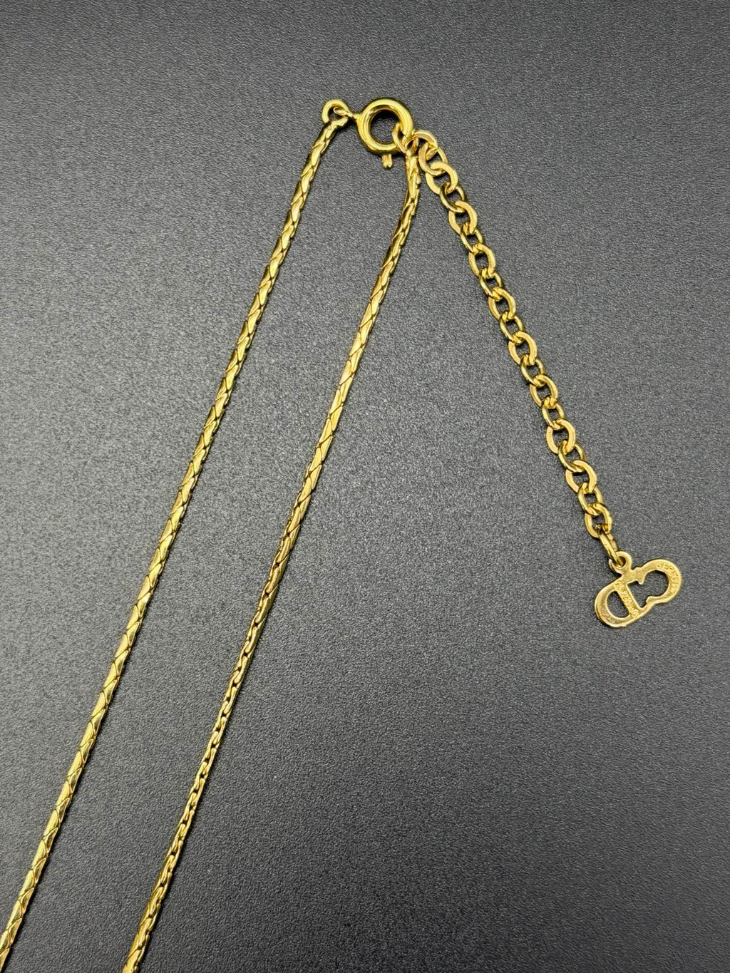 CHRISTIAN DIOR Mini Pearl Set( Necklace & Earrings)