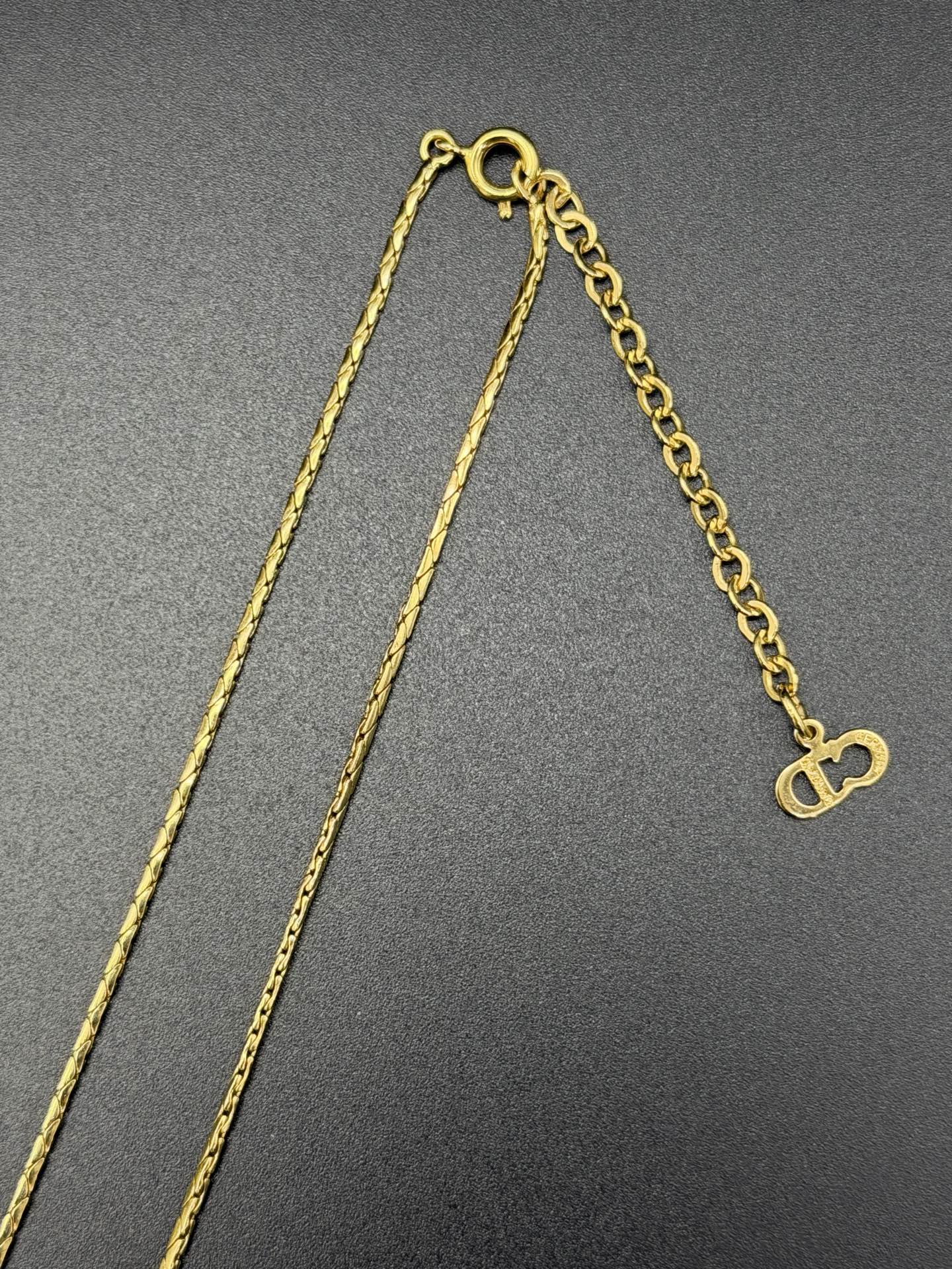 CHRISTIAN DIOR Mini Pearl Set( Necklace & Earrings)