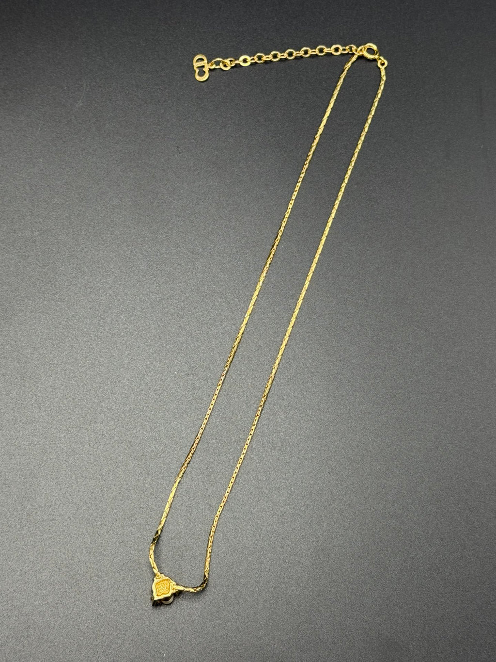CHRISTIAN DIOR Mini Pearl Set( Necklace & Earrings)