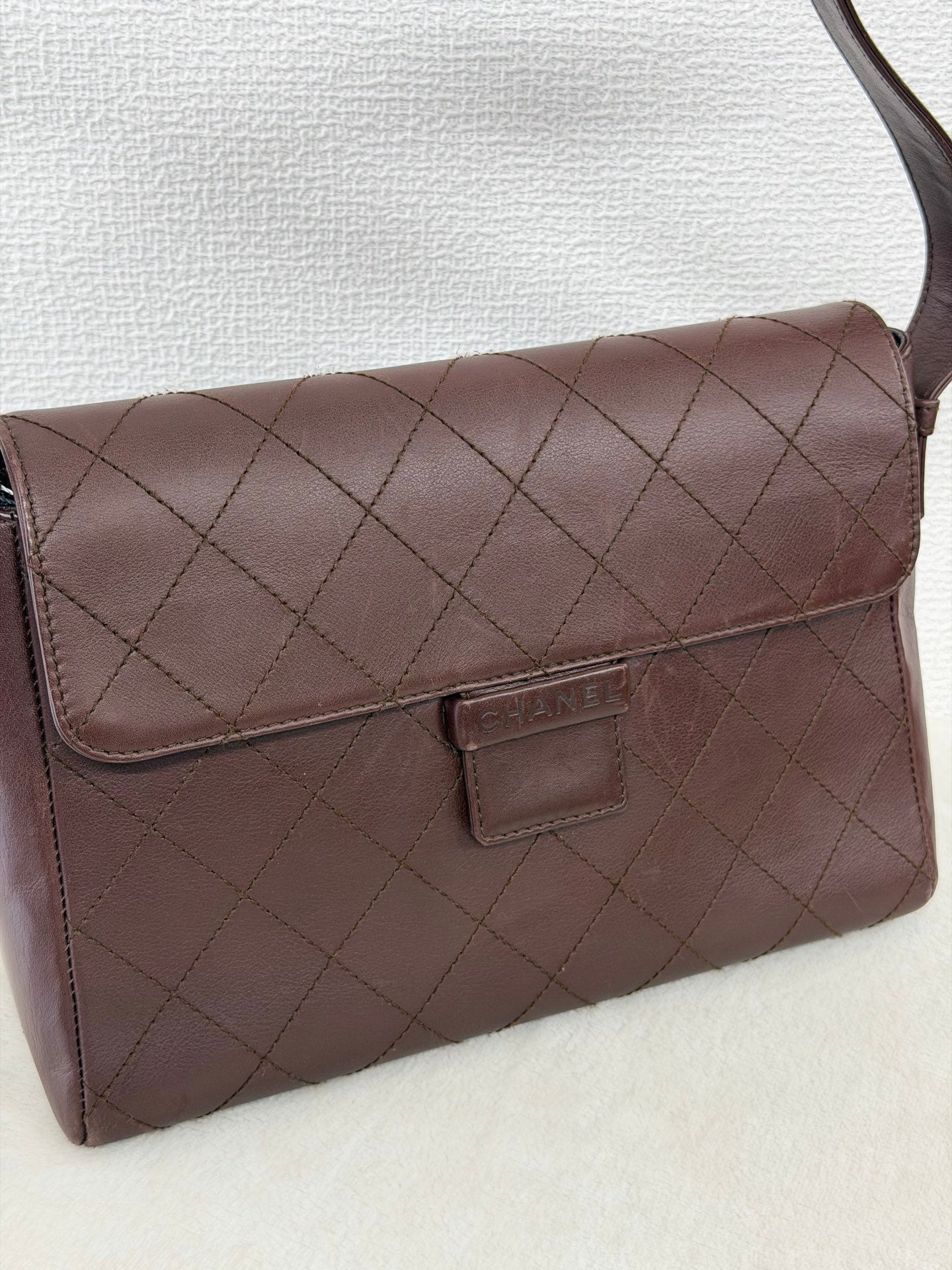 CHANEL Genuine Quilted Handbag