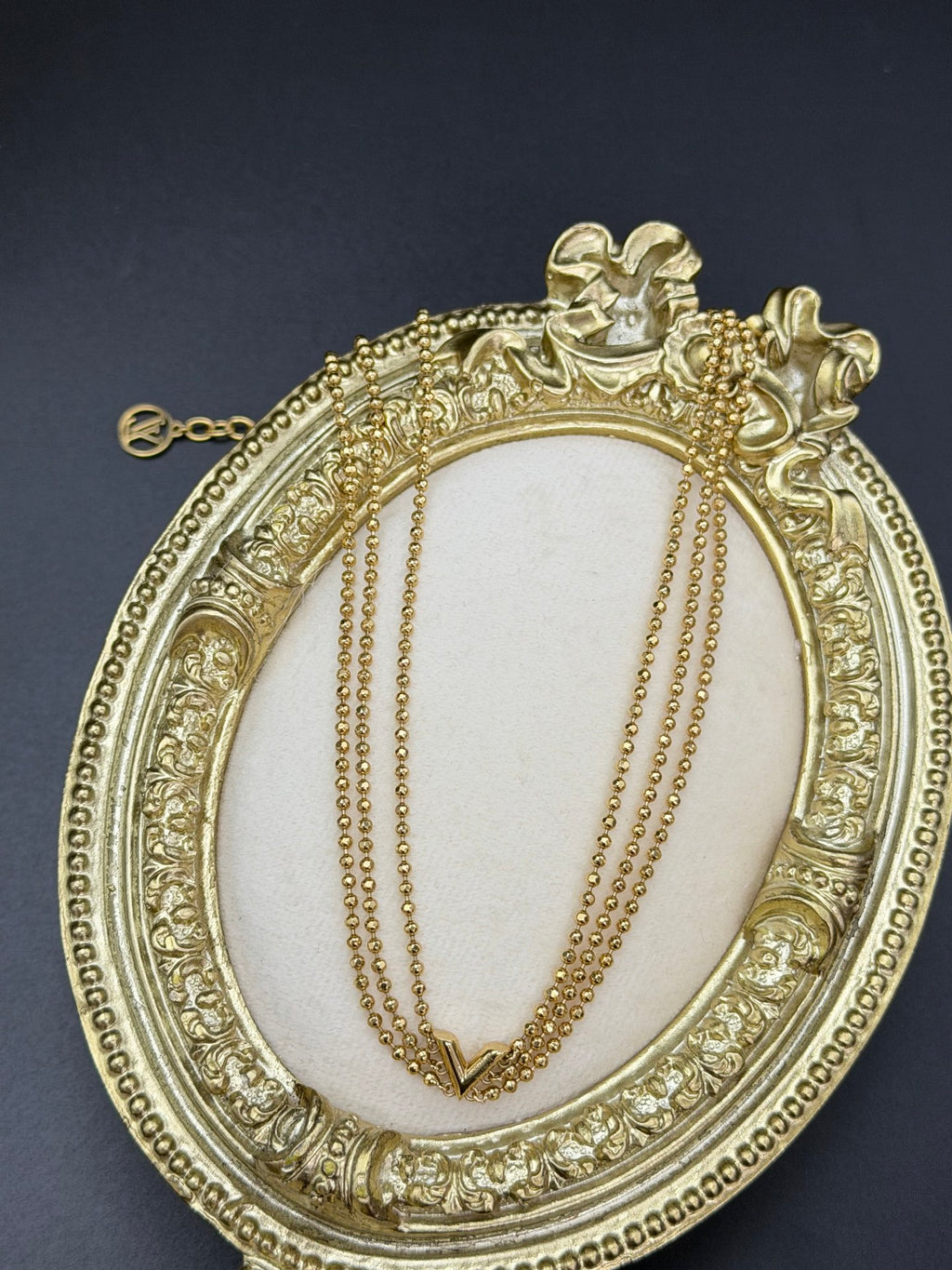 LOUIS VUITTON V-Shaped Necklace