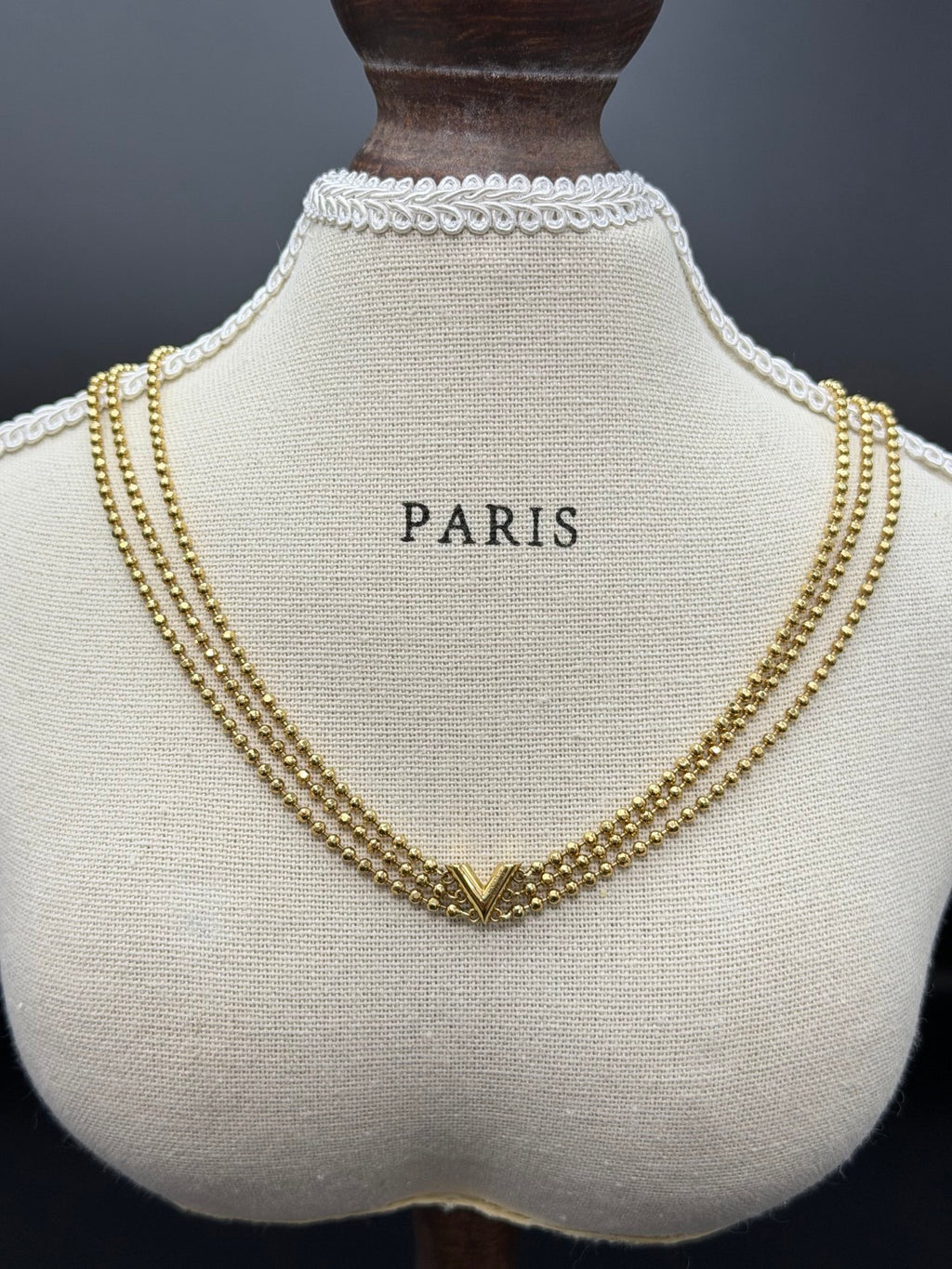 LOUIS VUITTON V-Shaped Necklace