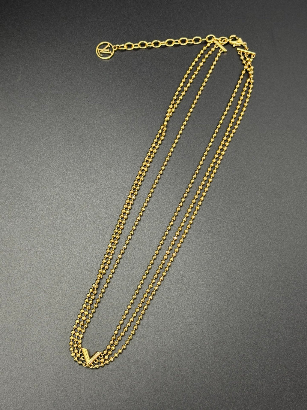 LOUIS VUITTON V-Shaped Necklace