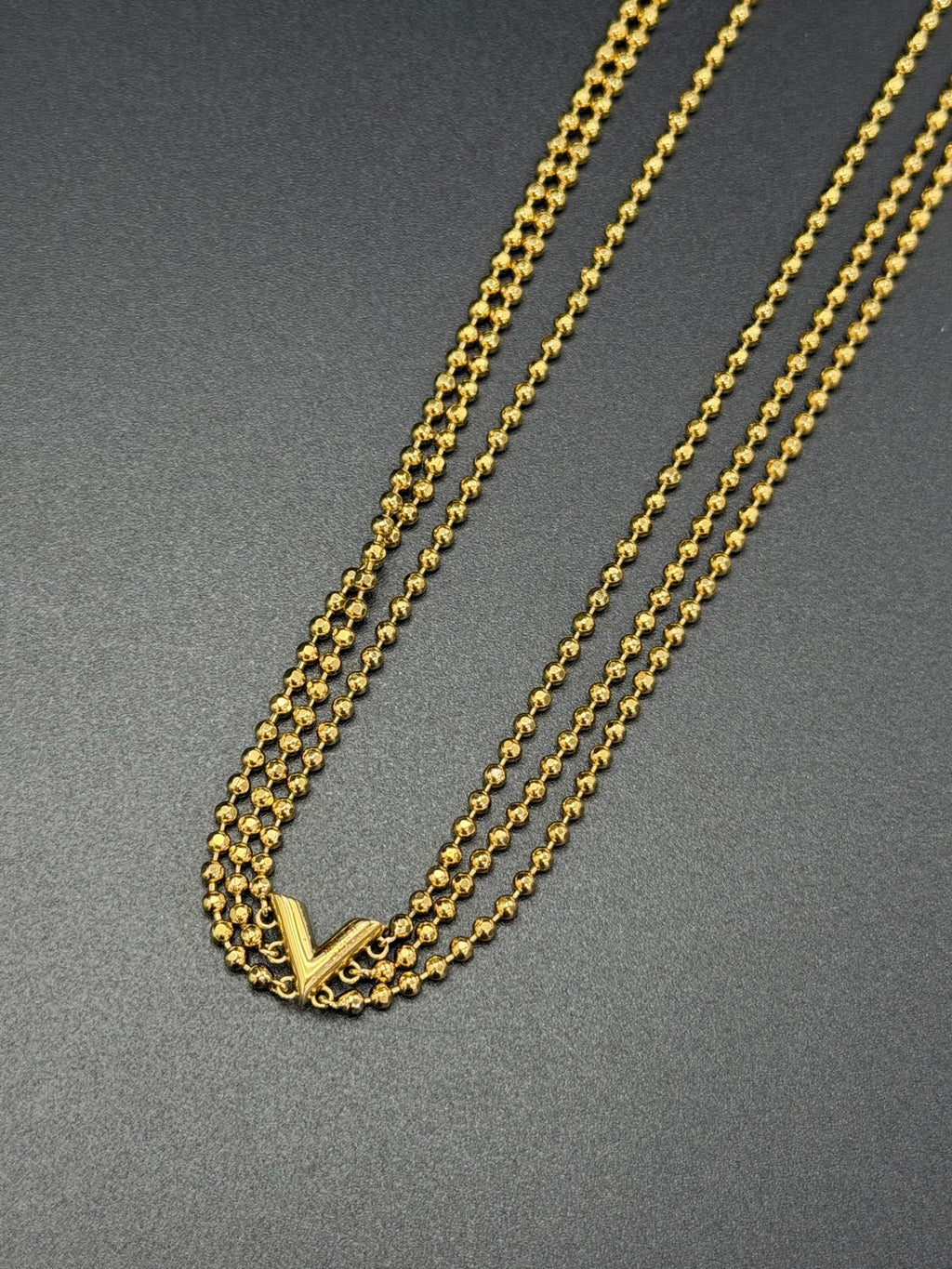 LOUIS VUITTON V-Shaped Necklace