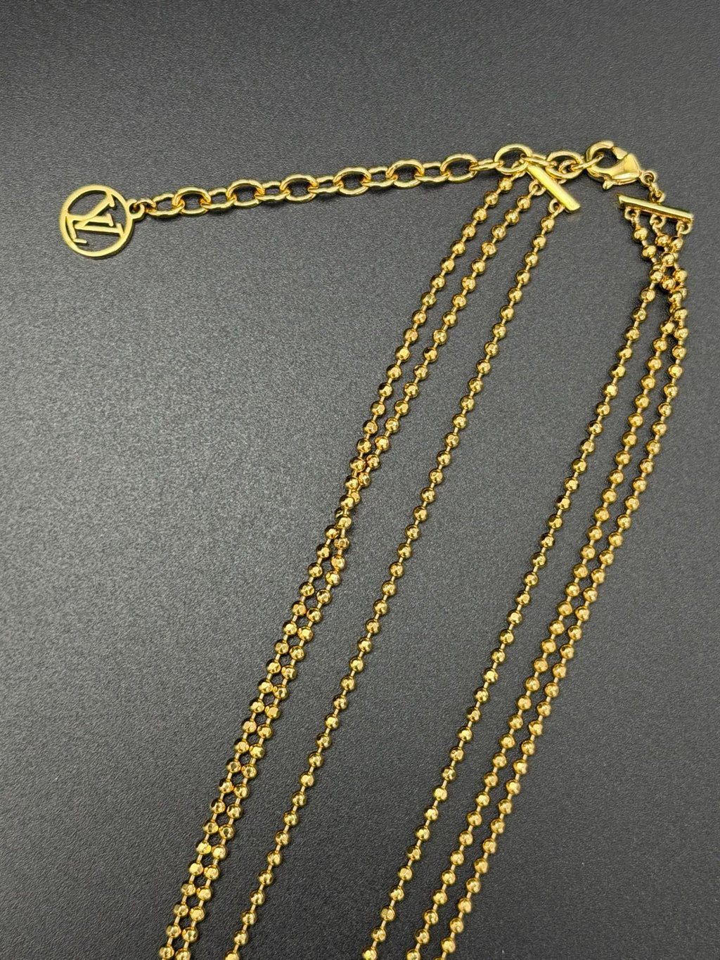 LOUIS VUITTON V-Shaped Necklace