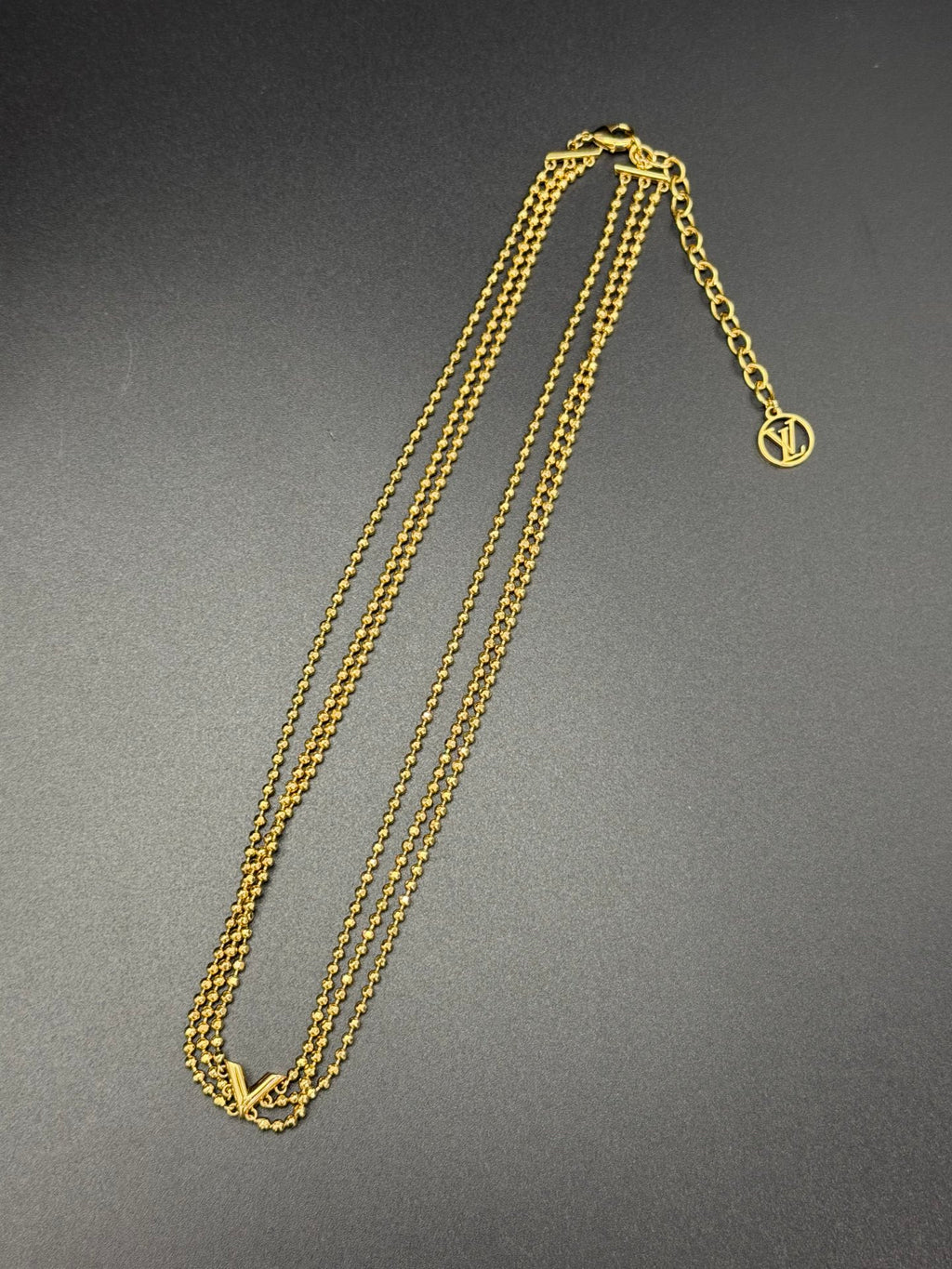 LOUIS VUITTON V-Shaped Necklace