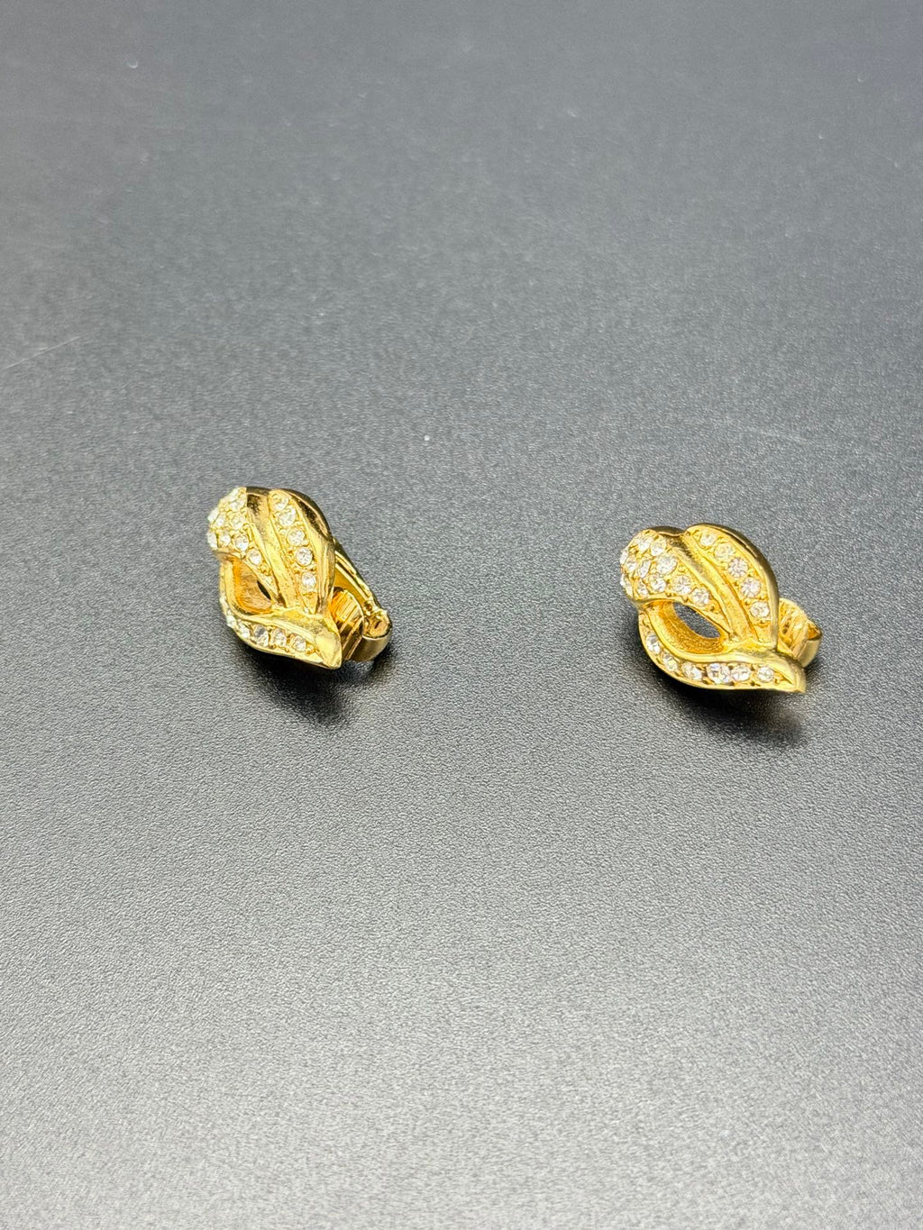 CHRISTIAN DIOR Rheinstone Clips On Earring