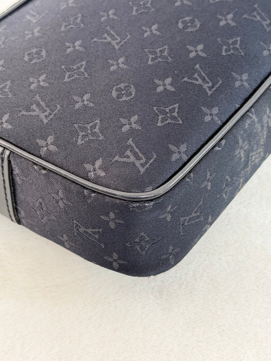LOUIS VUITTON Conte de Fees Collection Limited Shoulderbag