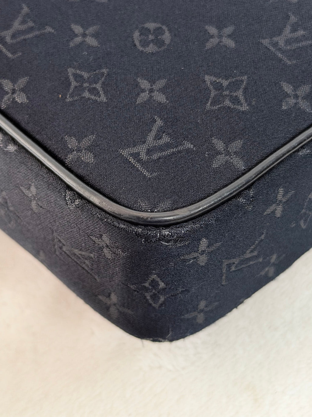 LOUIS VUITTON Conte de Fees Collection Limited Shoulderbag